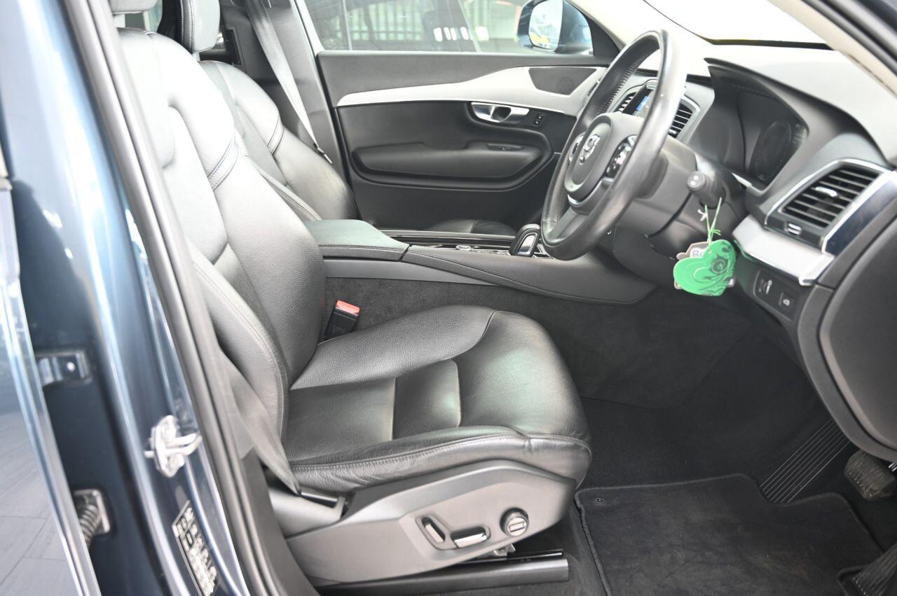 Volvo XC90 view 35