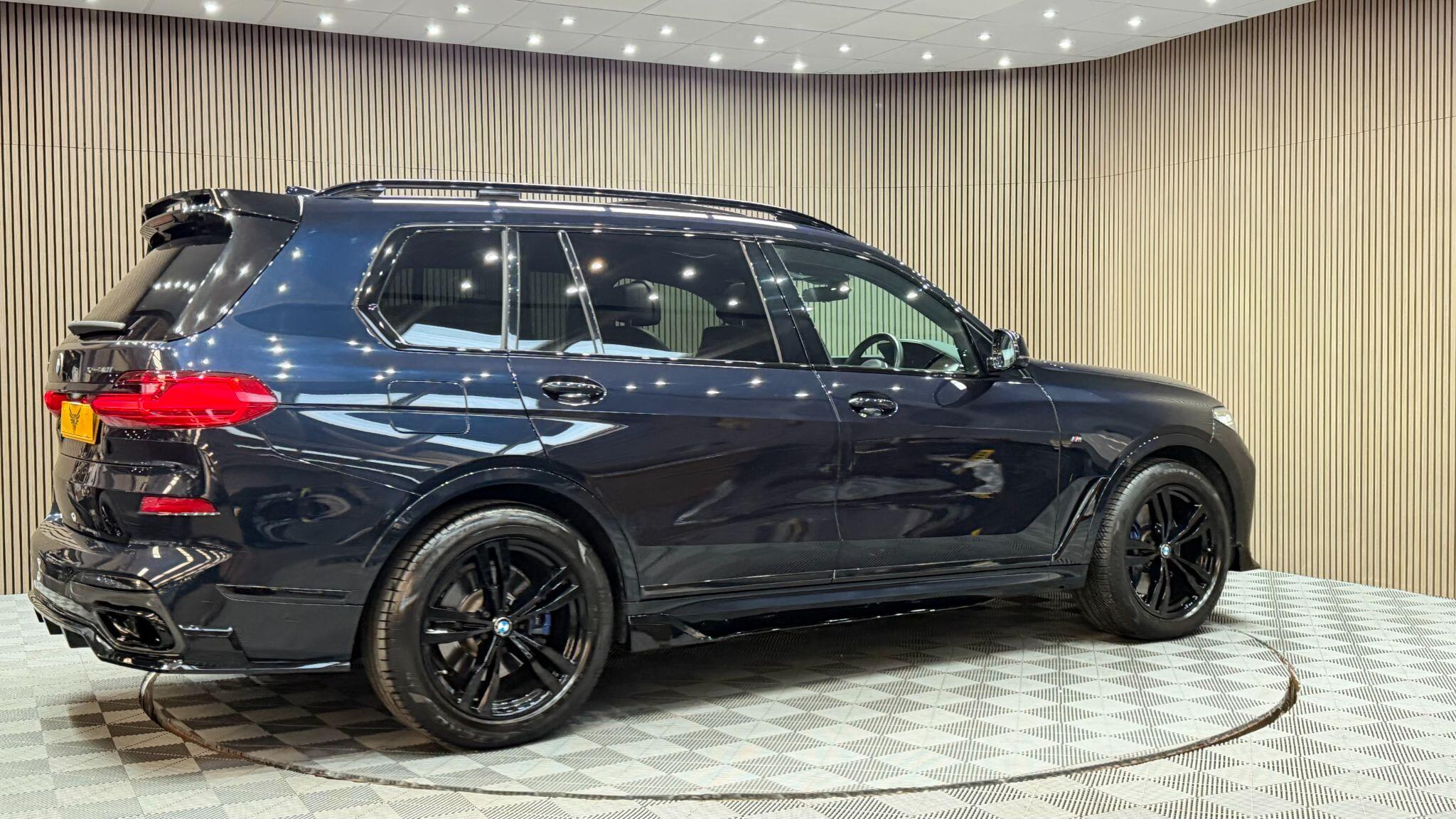 BMW X7 view 47