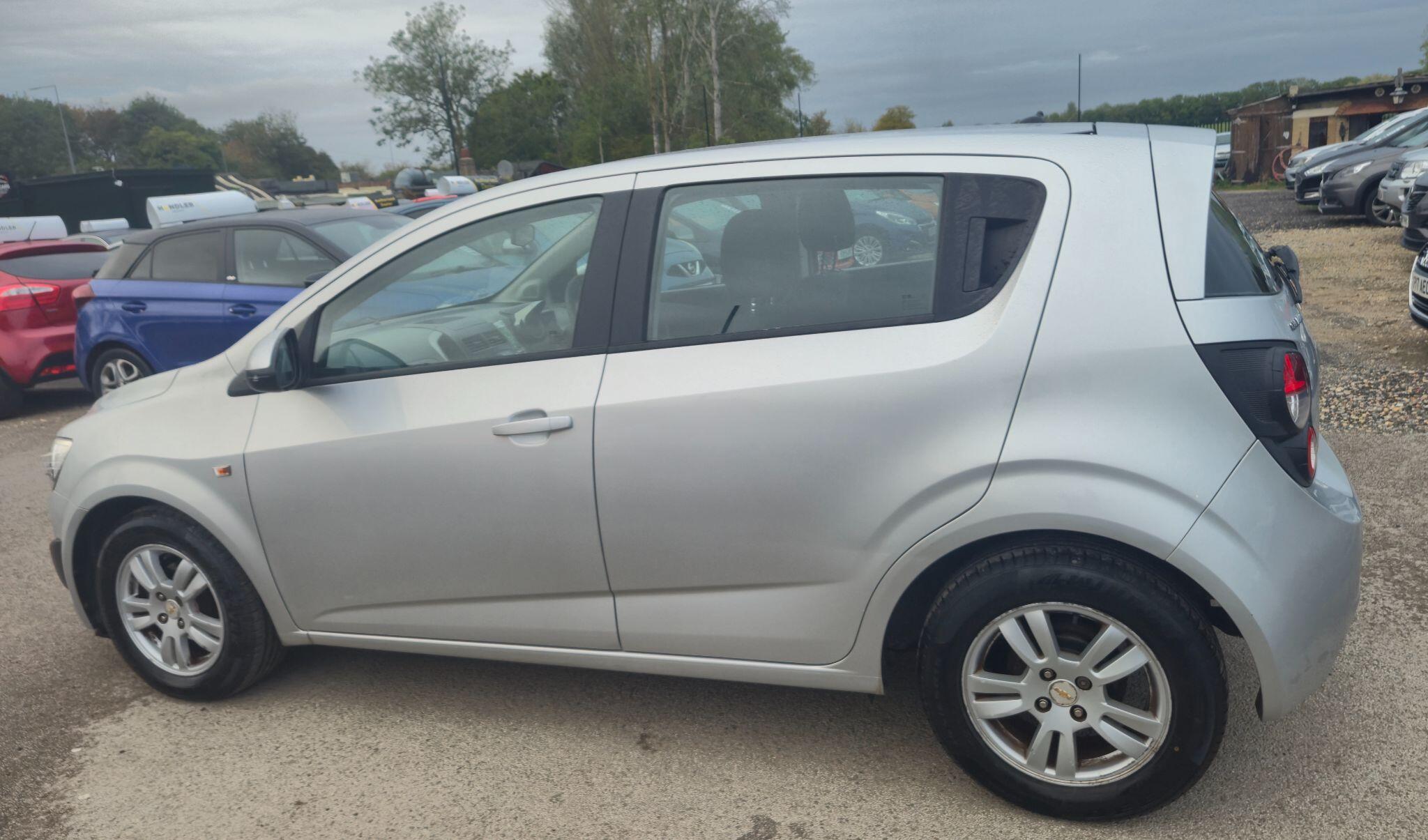 Chevrolet Aveo view 4