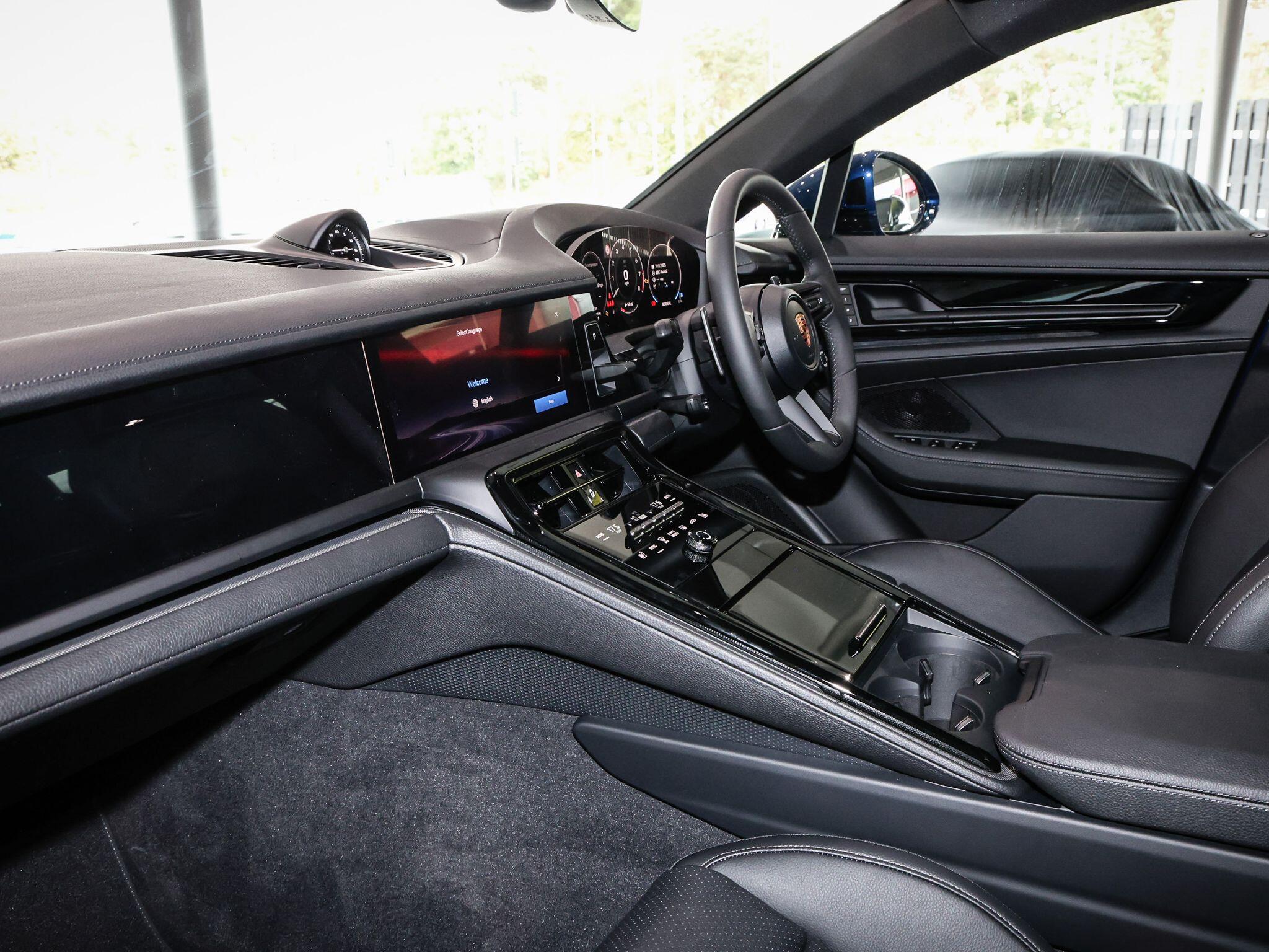 Porsche Panamera view 33