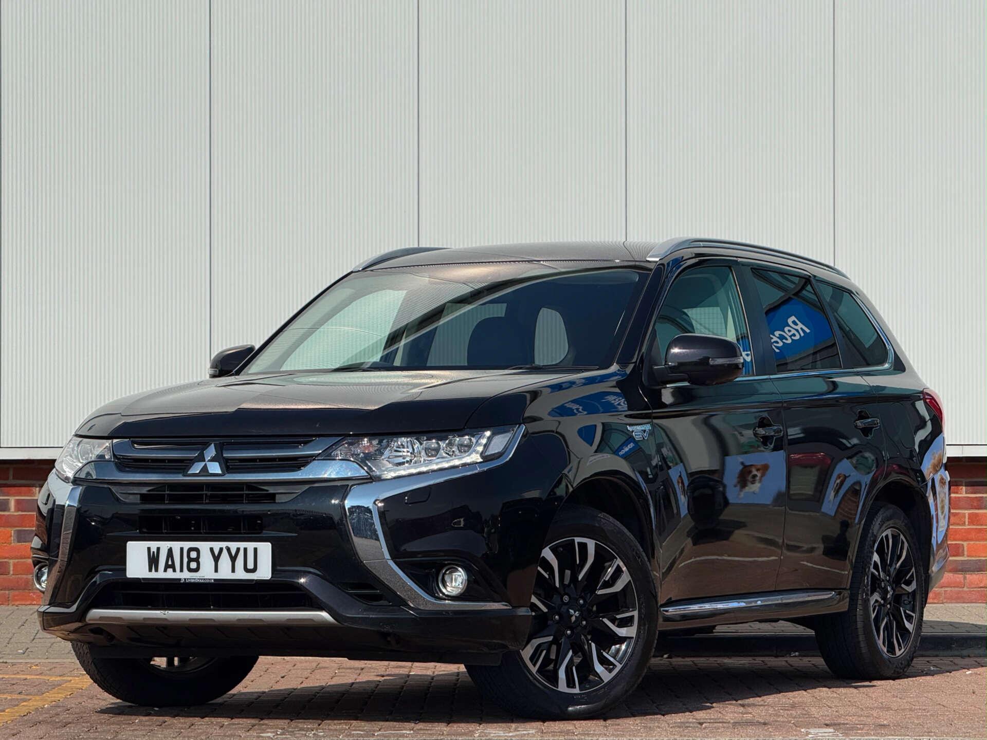 Mitsubishi Outlander view 3