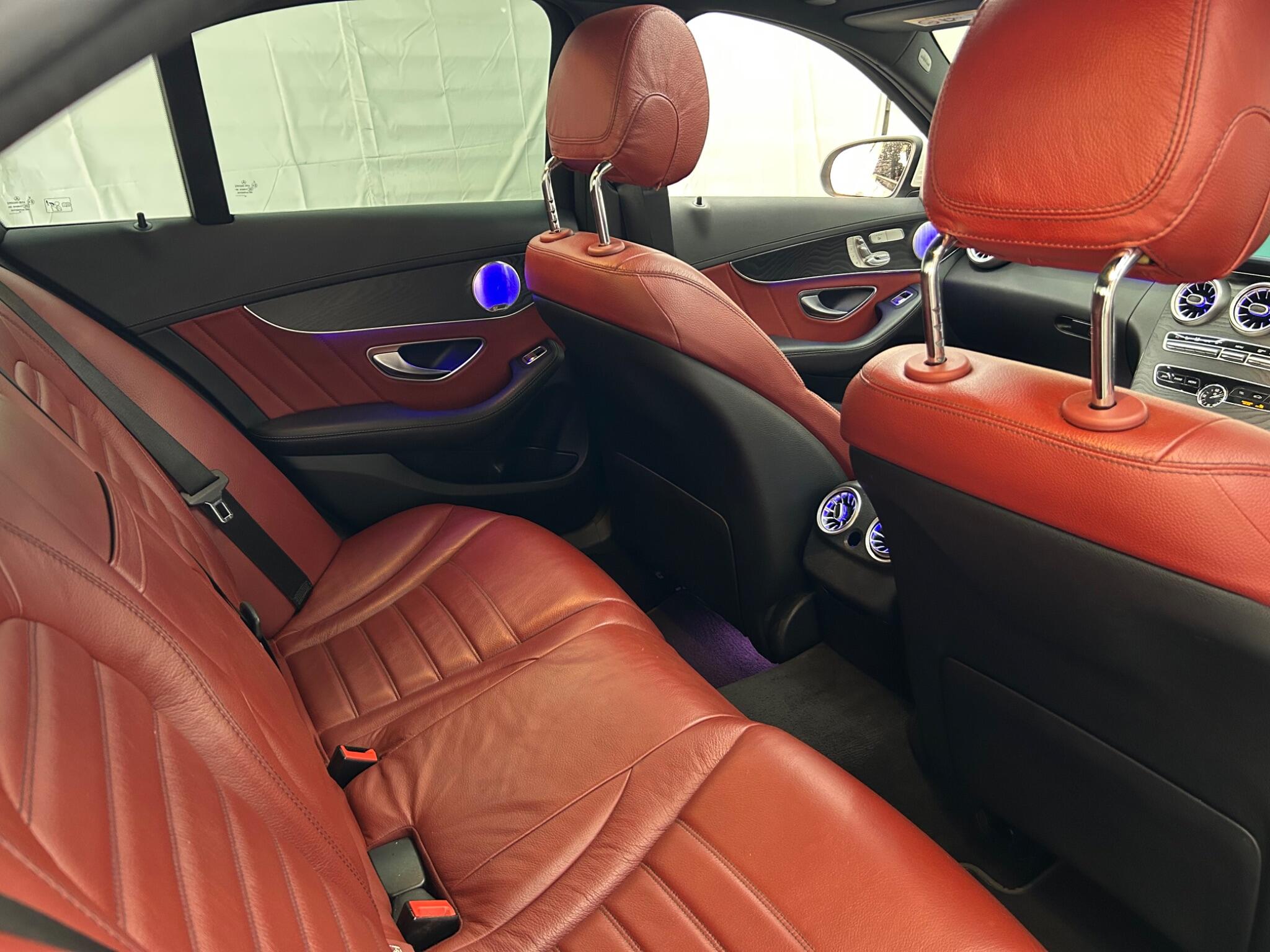 Mercedes-Benz C-Class view 23