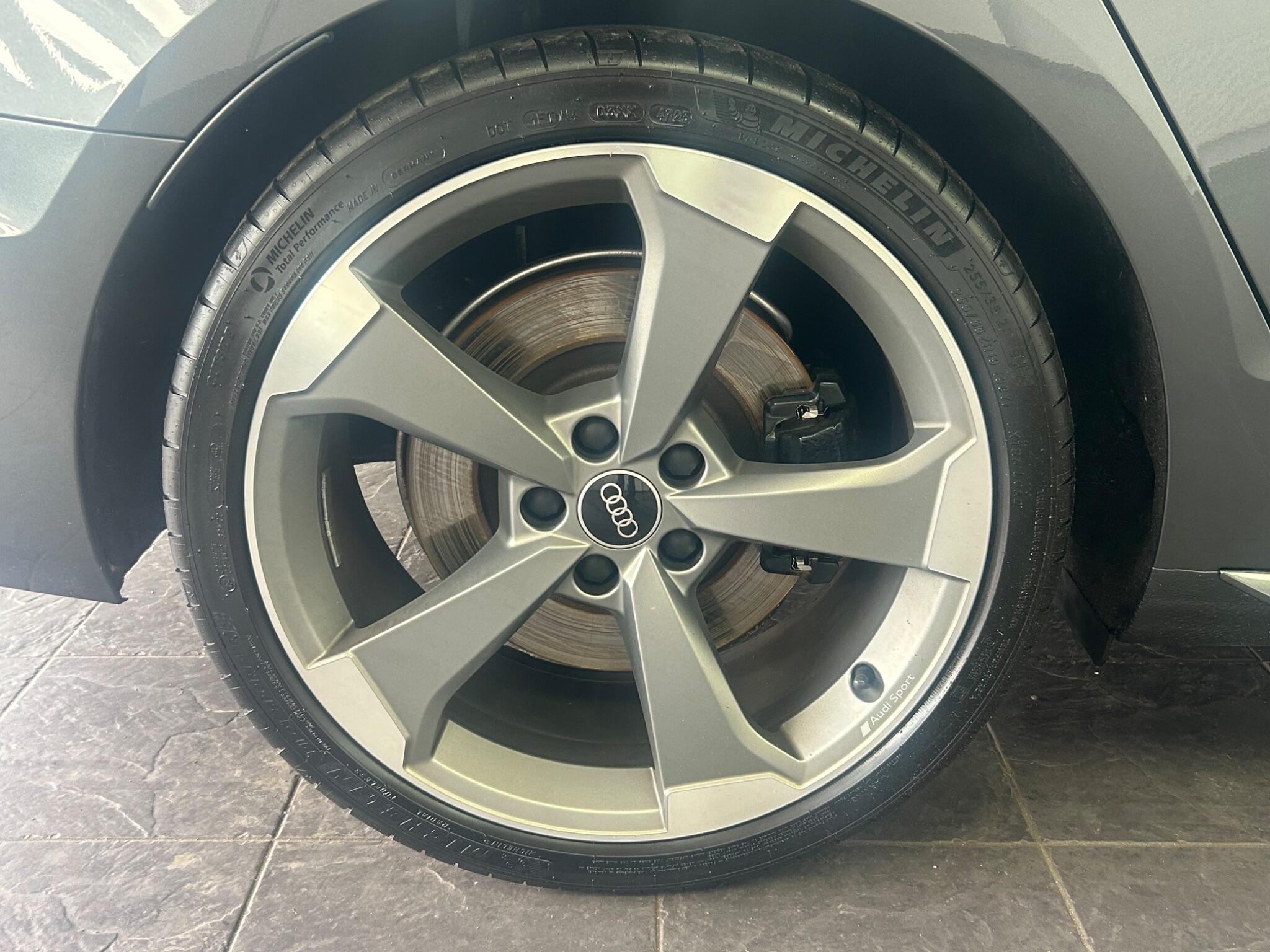 Audi S4 view 25
