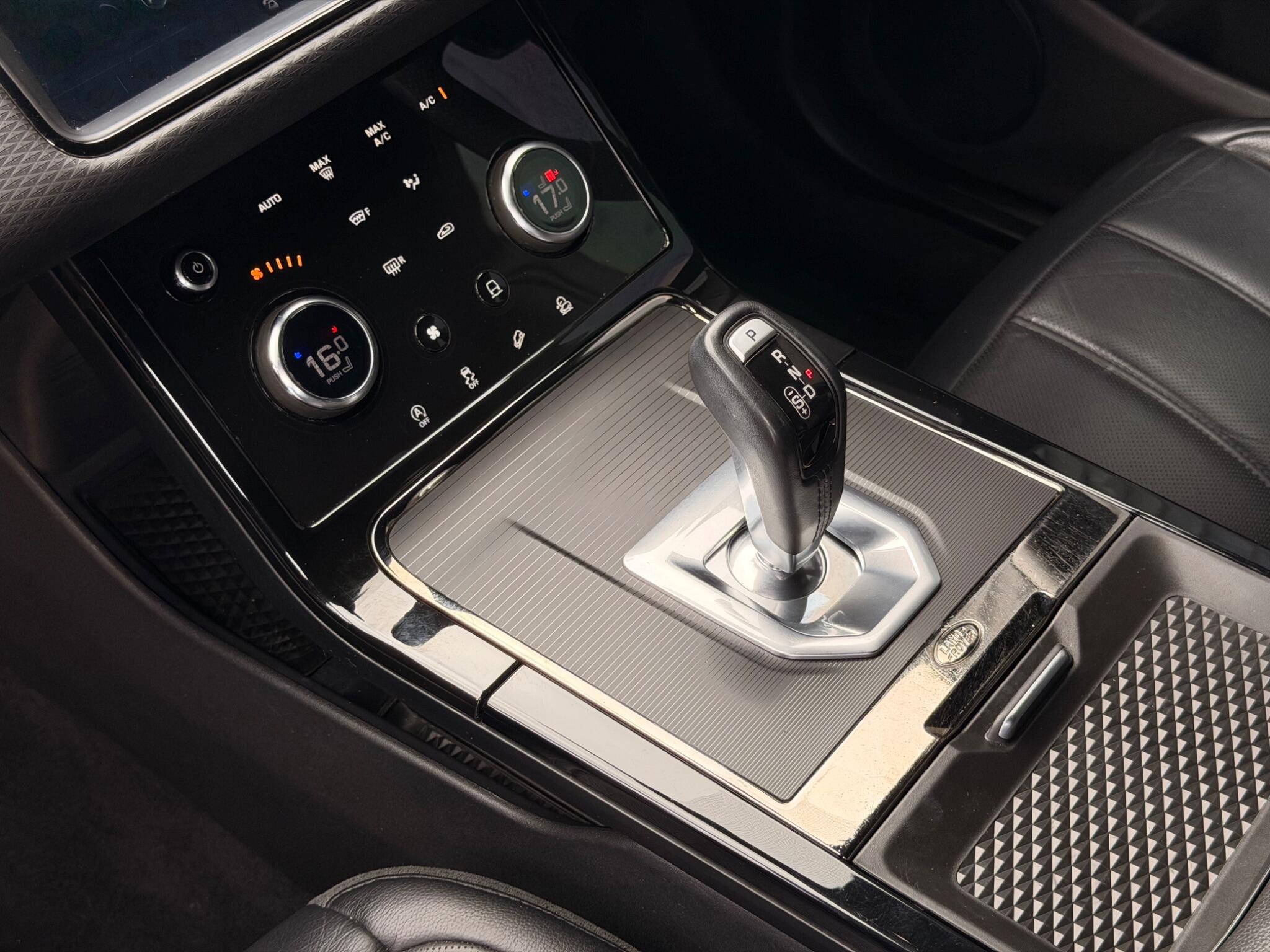 Land Rover Range Rover Evoque view 16