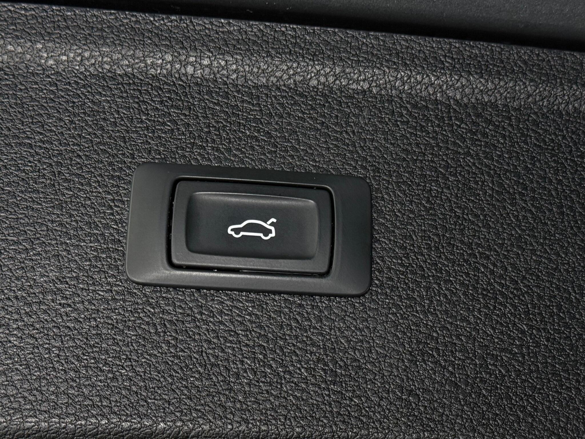 Audi Q5 view 13