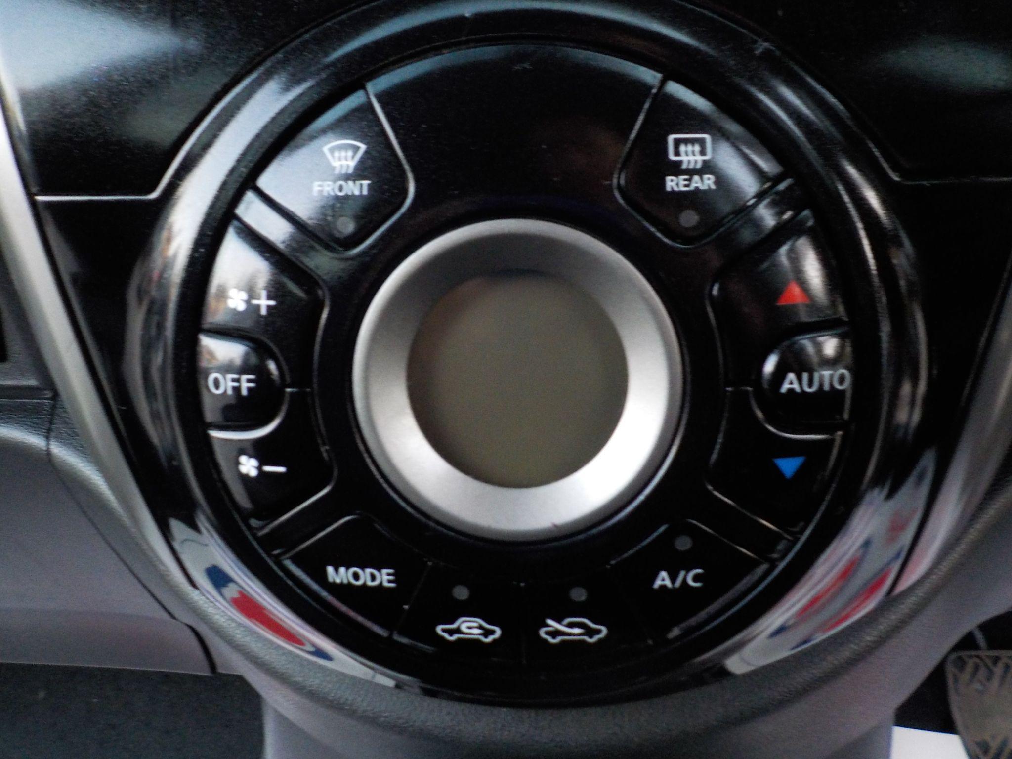 Nissan Micra 1.2 n-tec Euro 6 5dr