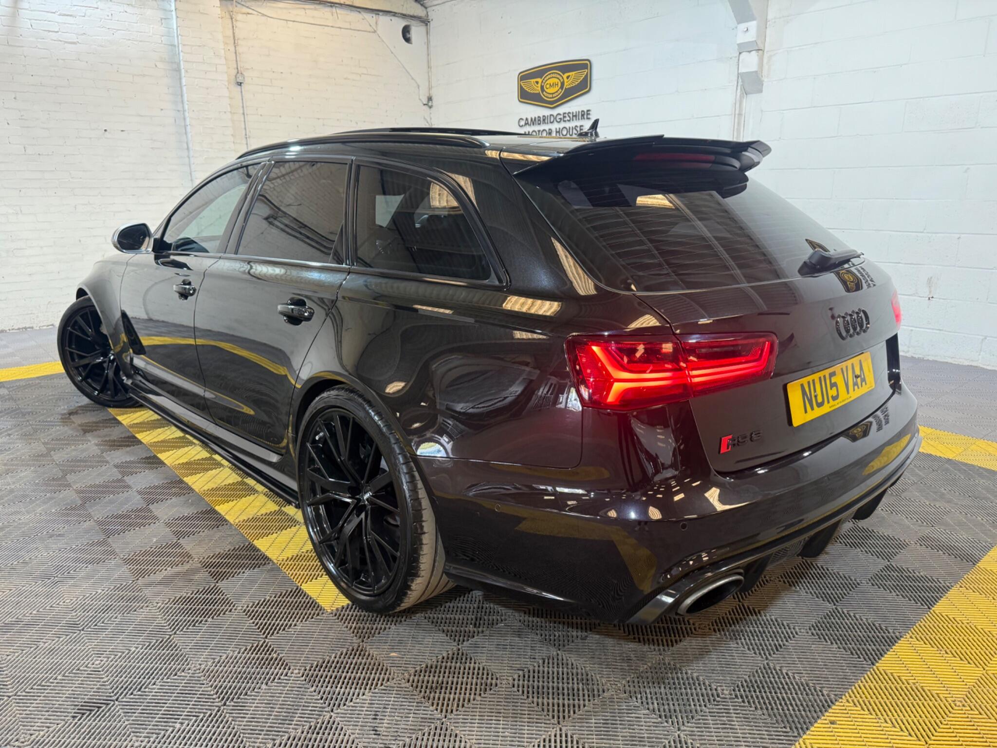 Audi RS6 view 8