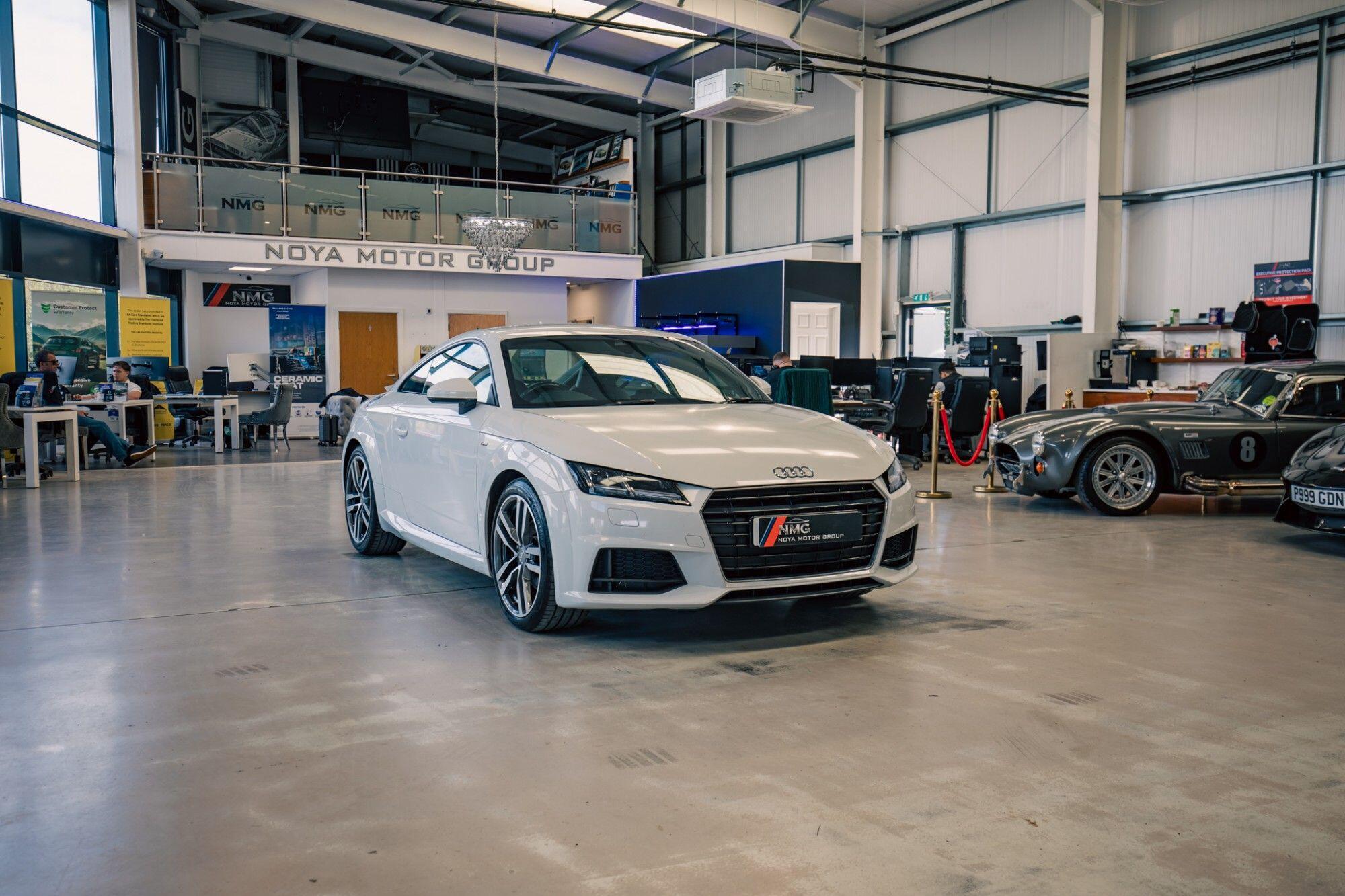 Audi TT view 22