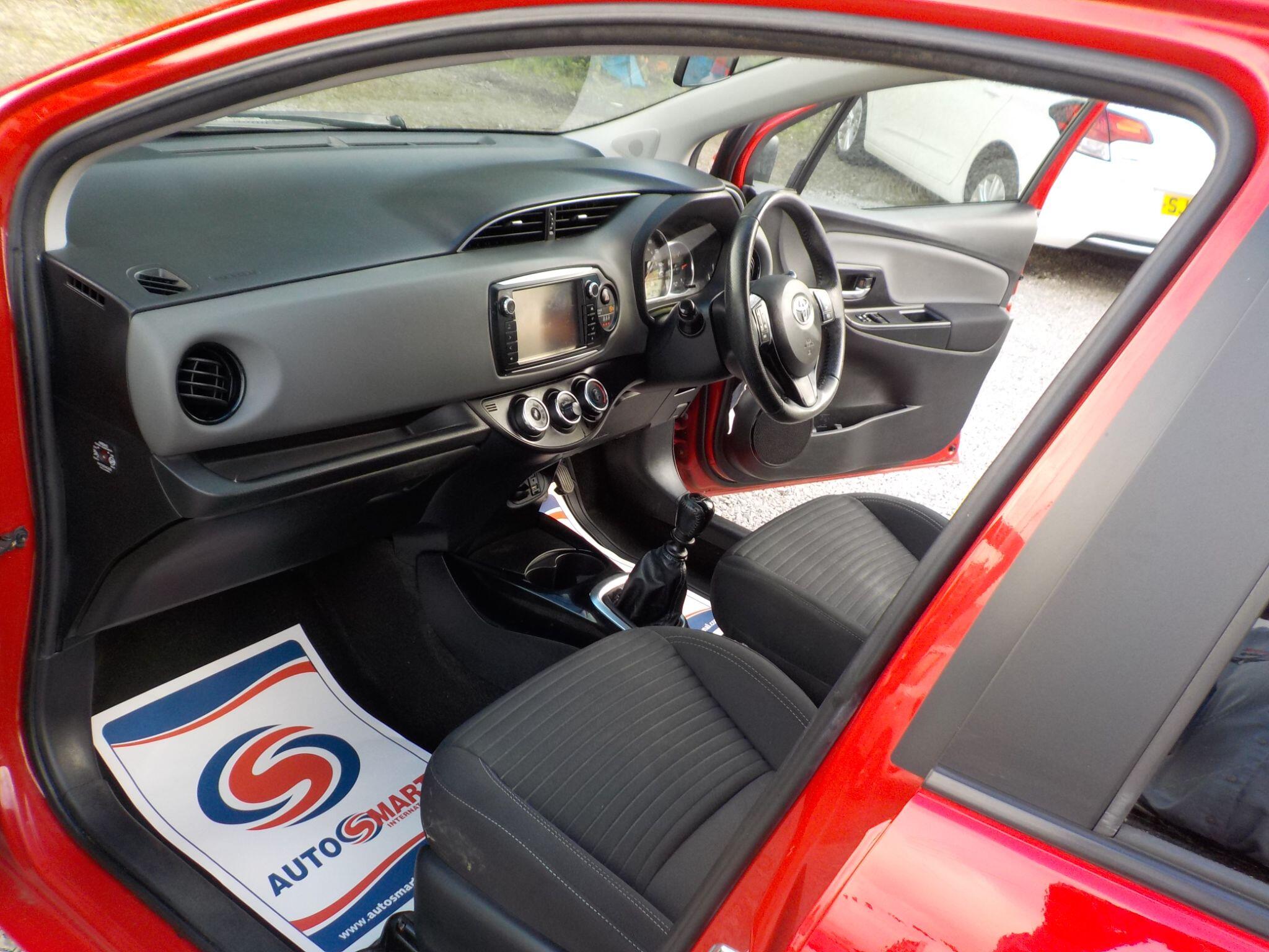 Toyota Yaris 1.33 Dual VVT-i Design Euro 6 5dr