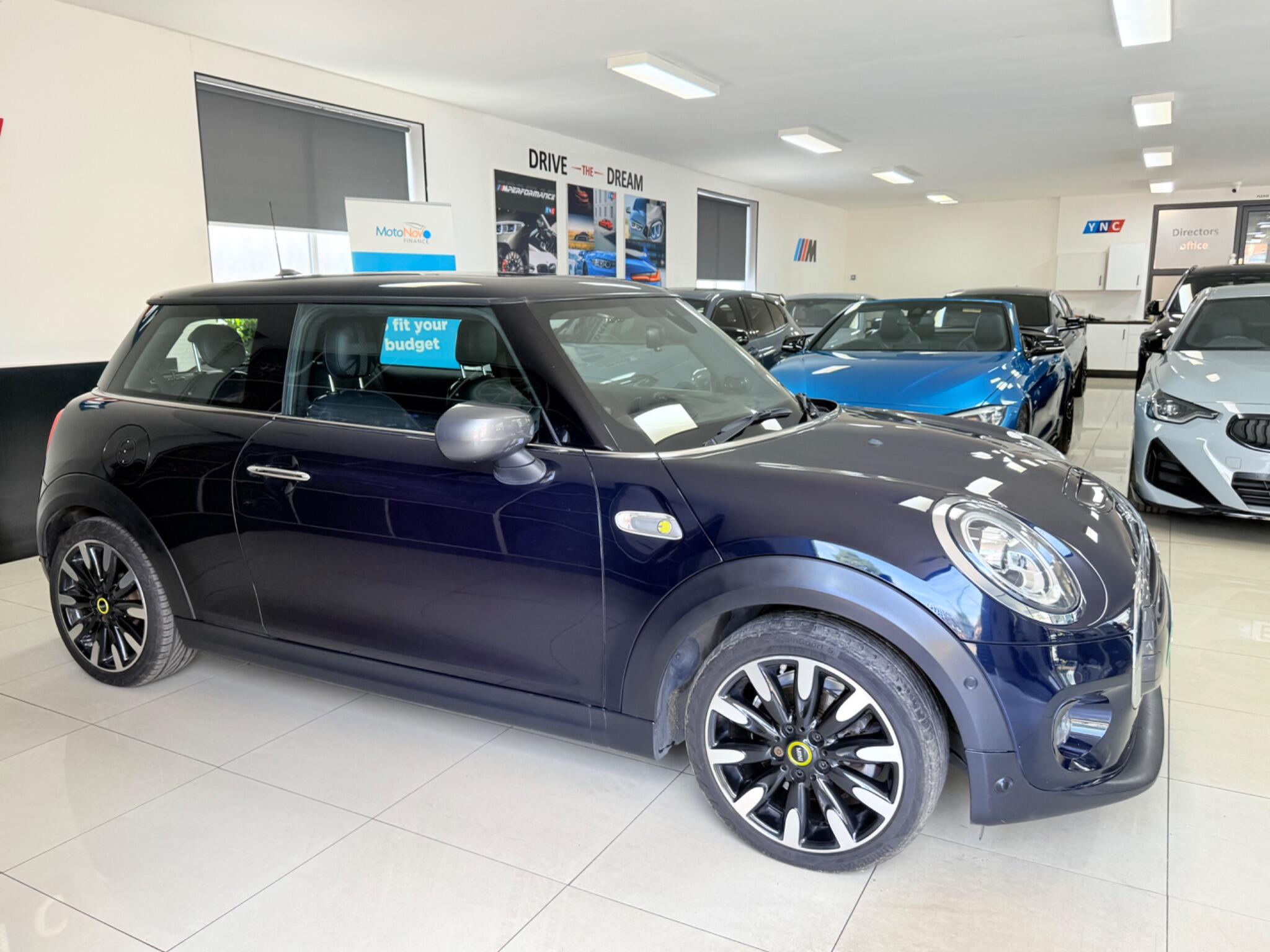 MINI Hatch view 18