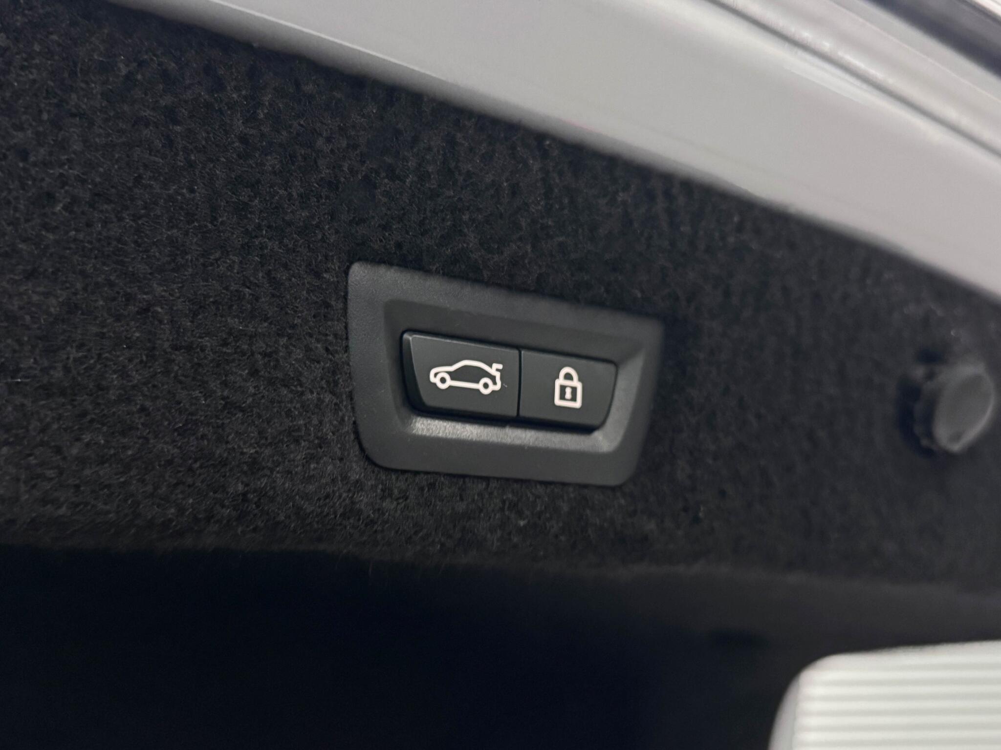 BMW 7 Series view 8