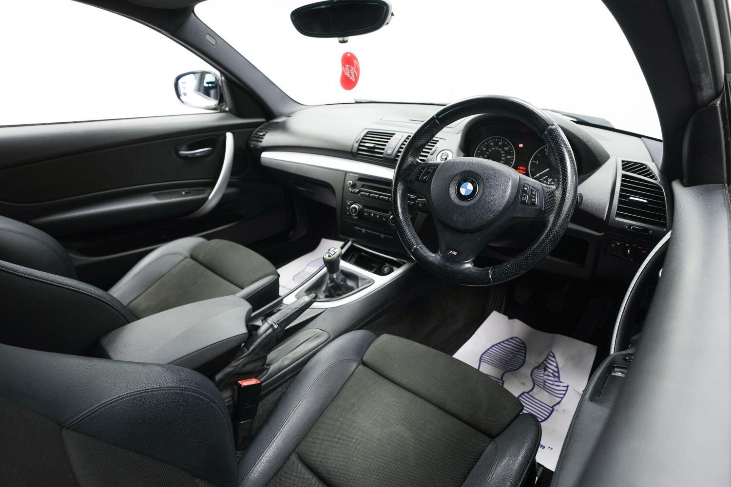 BMW 1 Series view 8