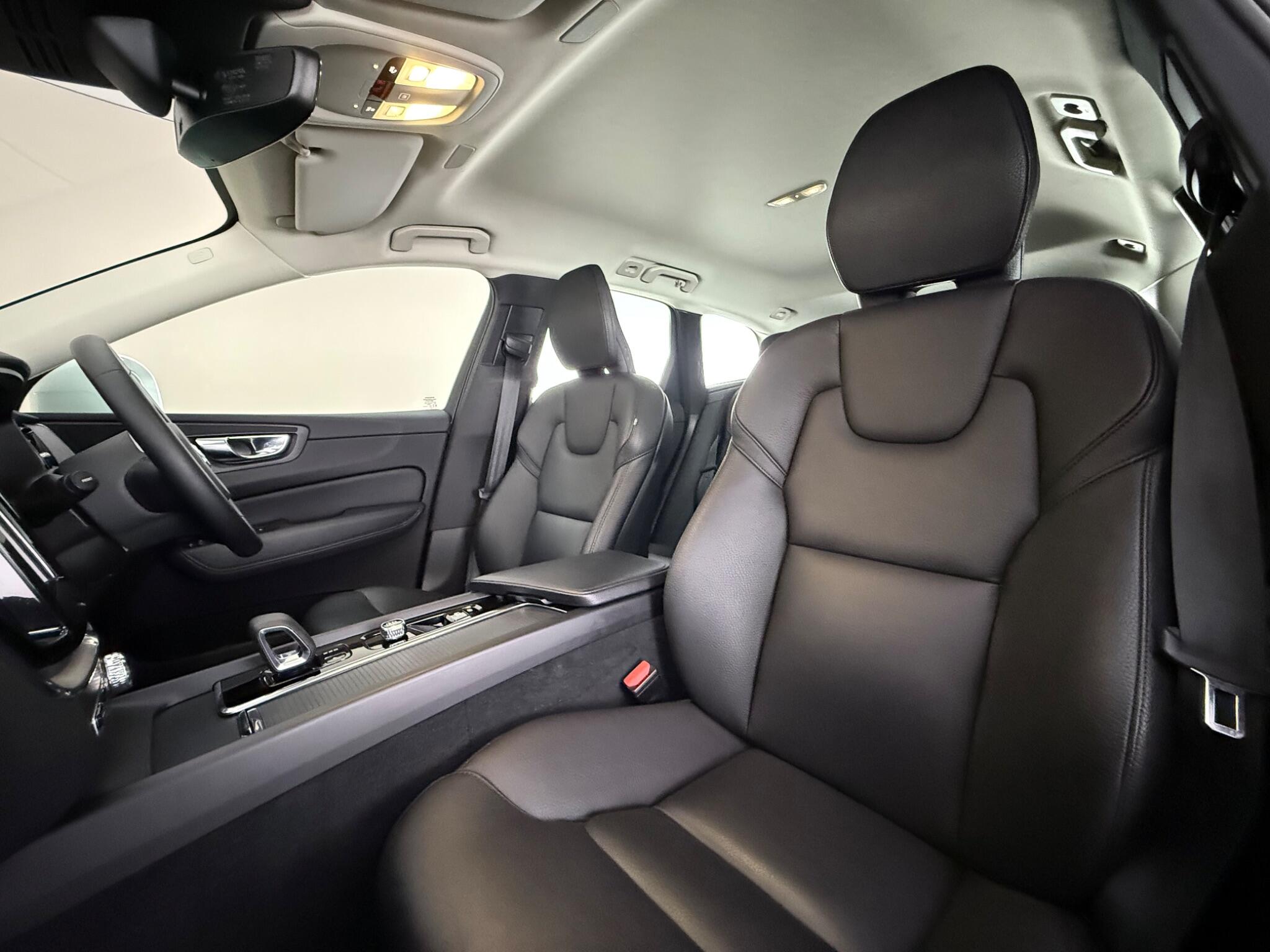 Volvo XC60 view 26