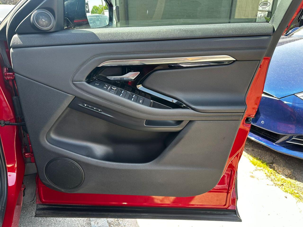 Land Rover Range Rover Evoque view 23
