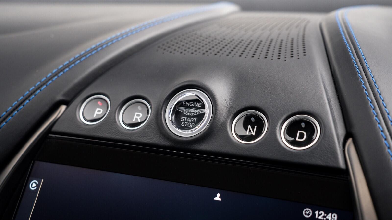 Aston Martin DBX view 26