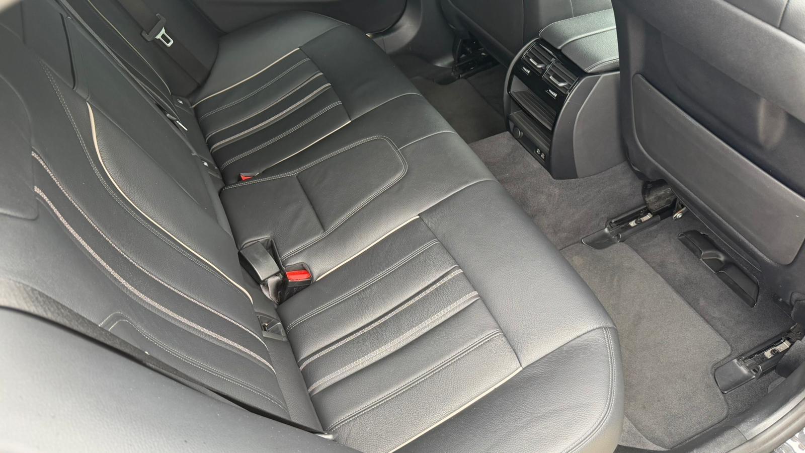 BMW 5 Series view 22