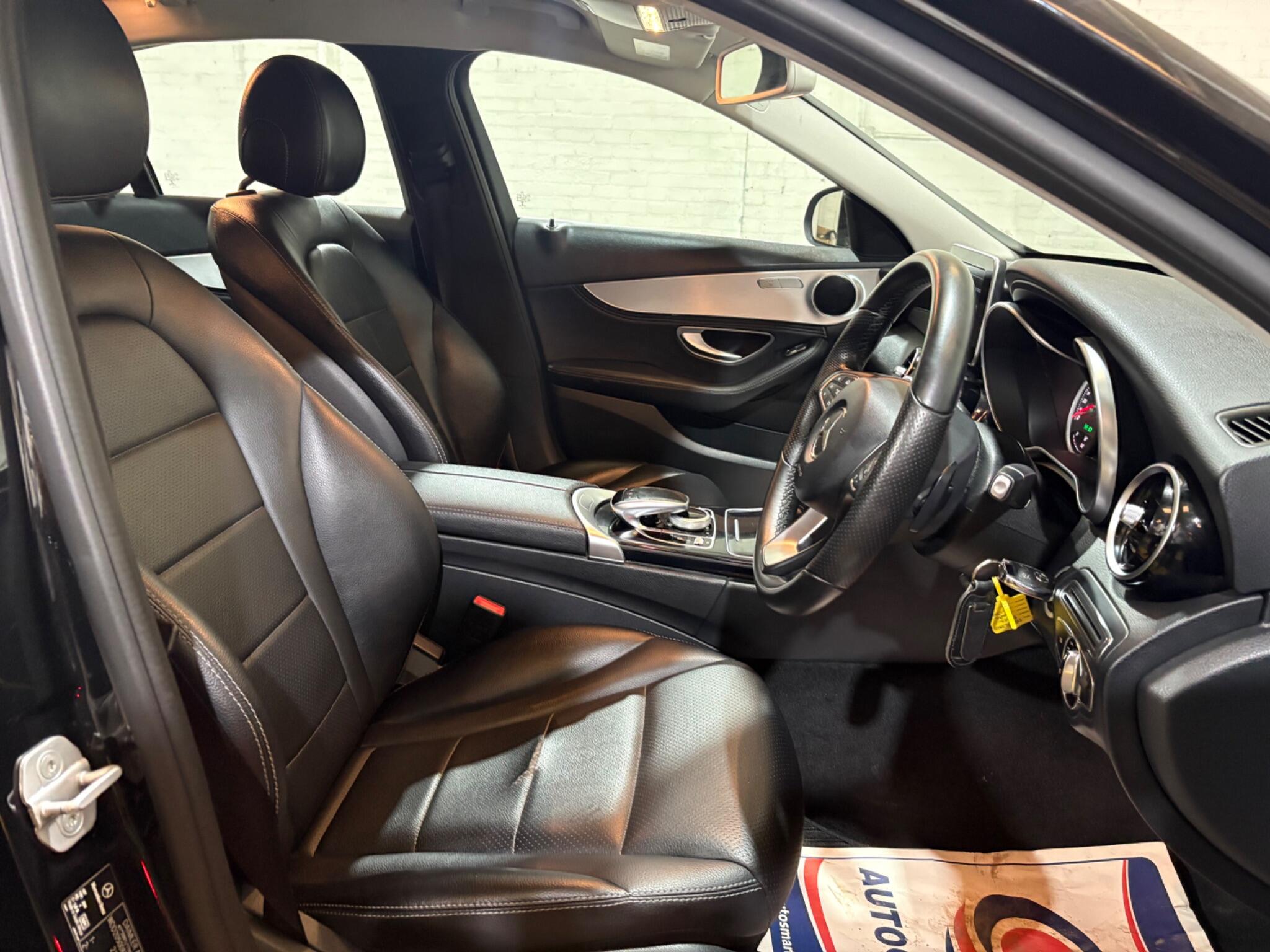Mercedes-Benz C Class view 34