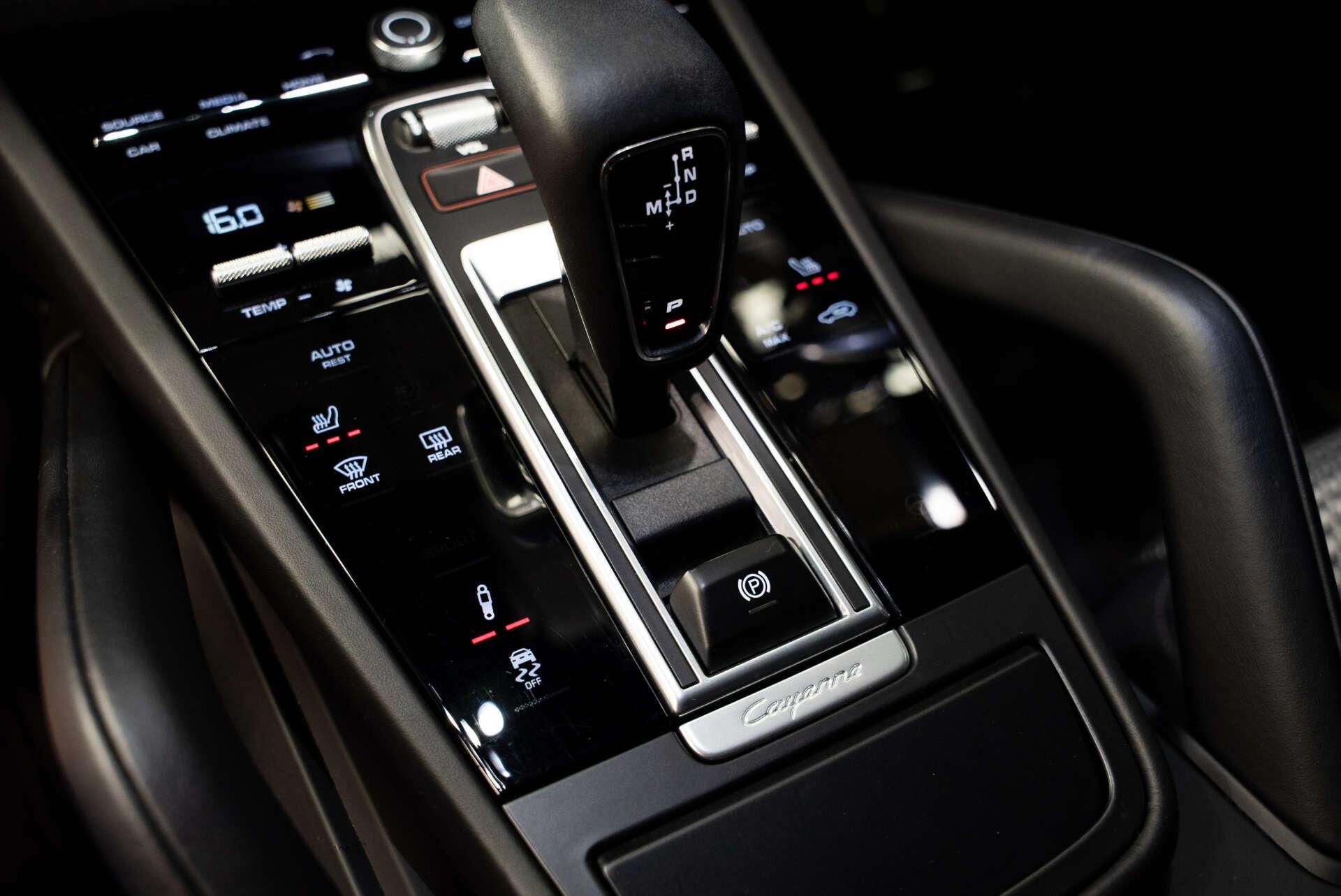 Porsche Cayenne view 21