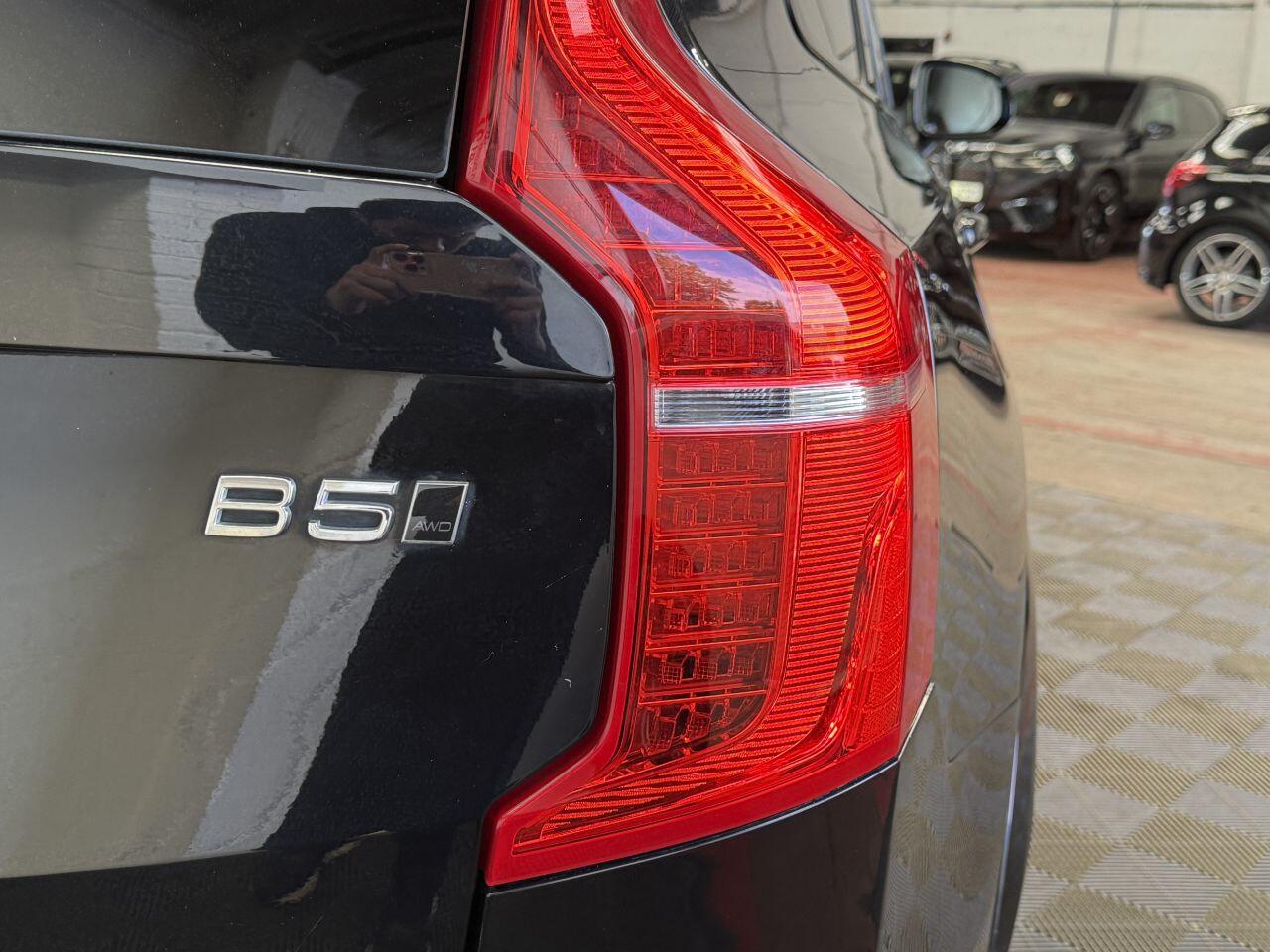 Volvo XC90 view 29