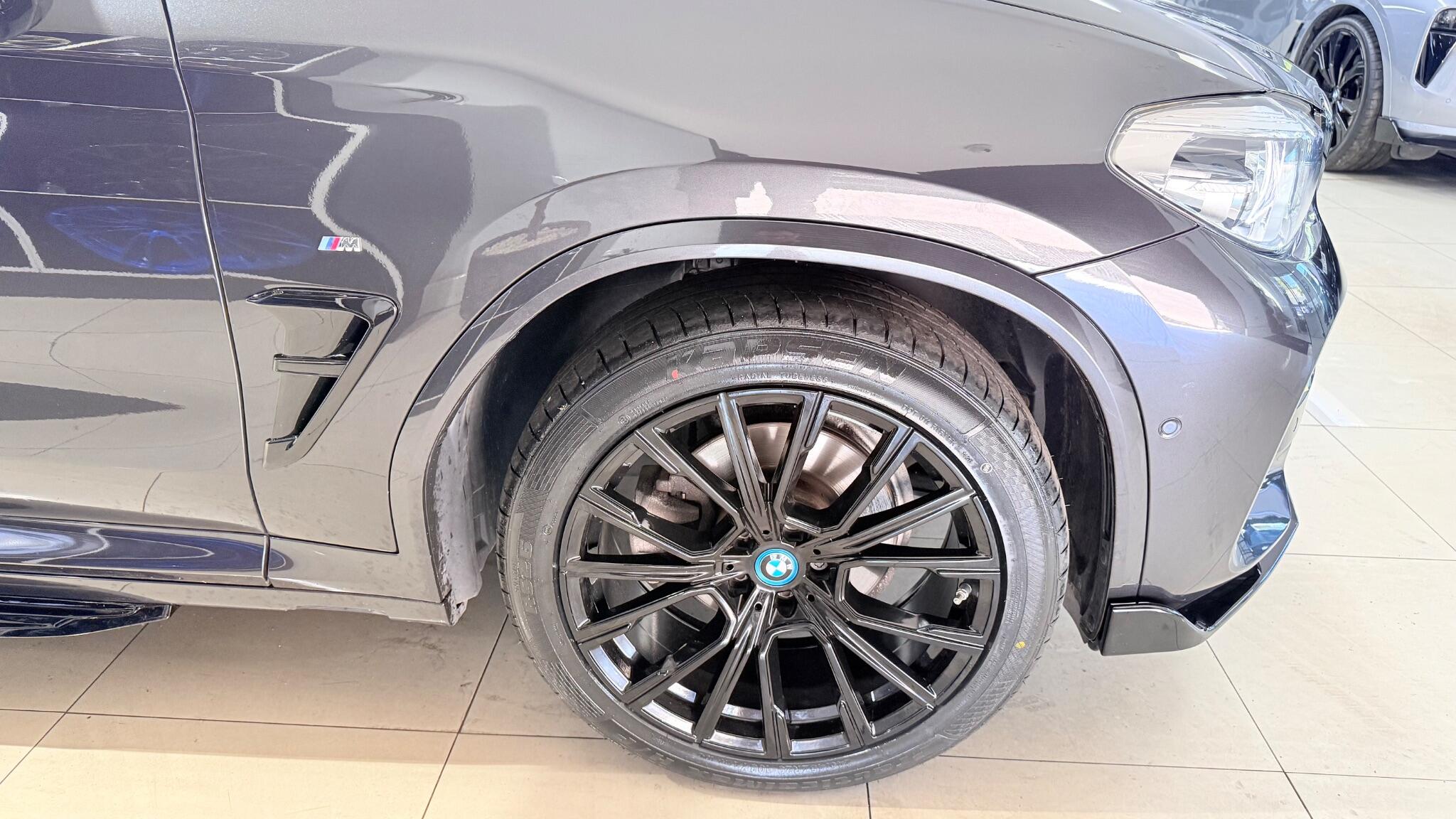 BMW X4 view 44