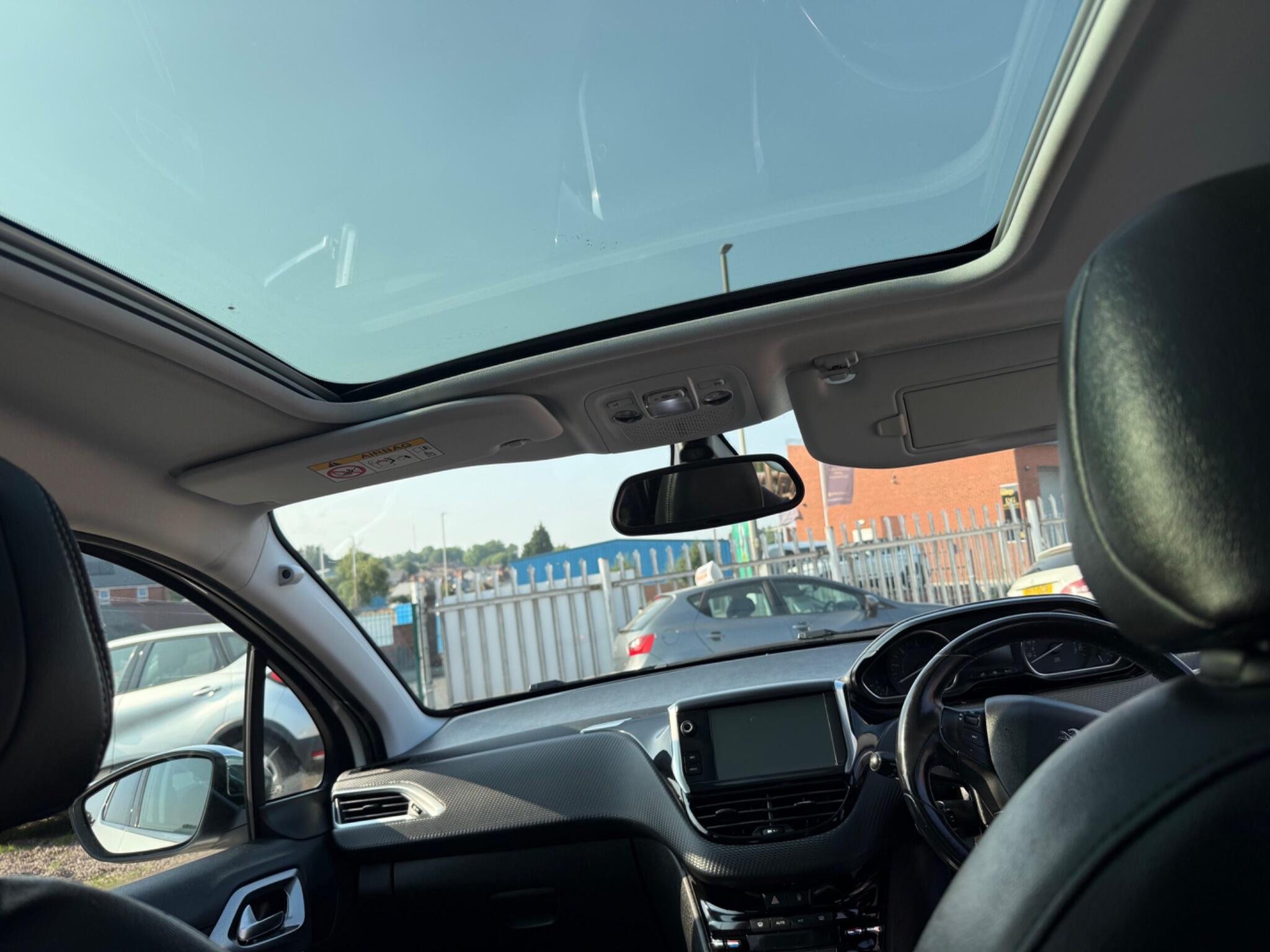 Peugeot 2008 view 30