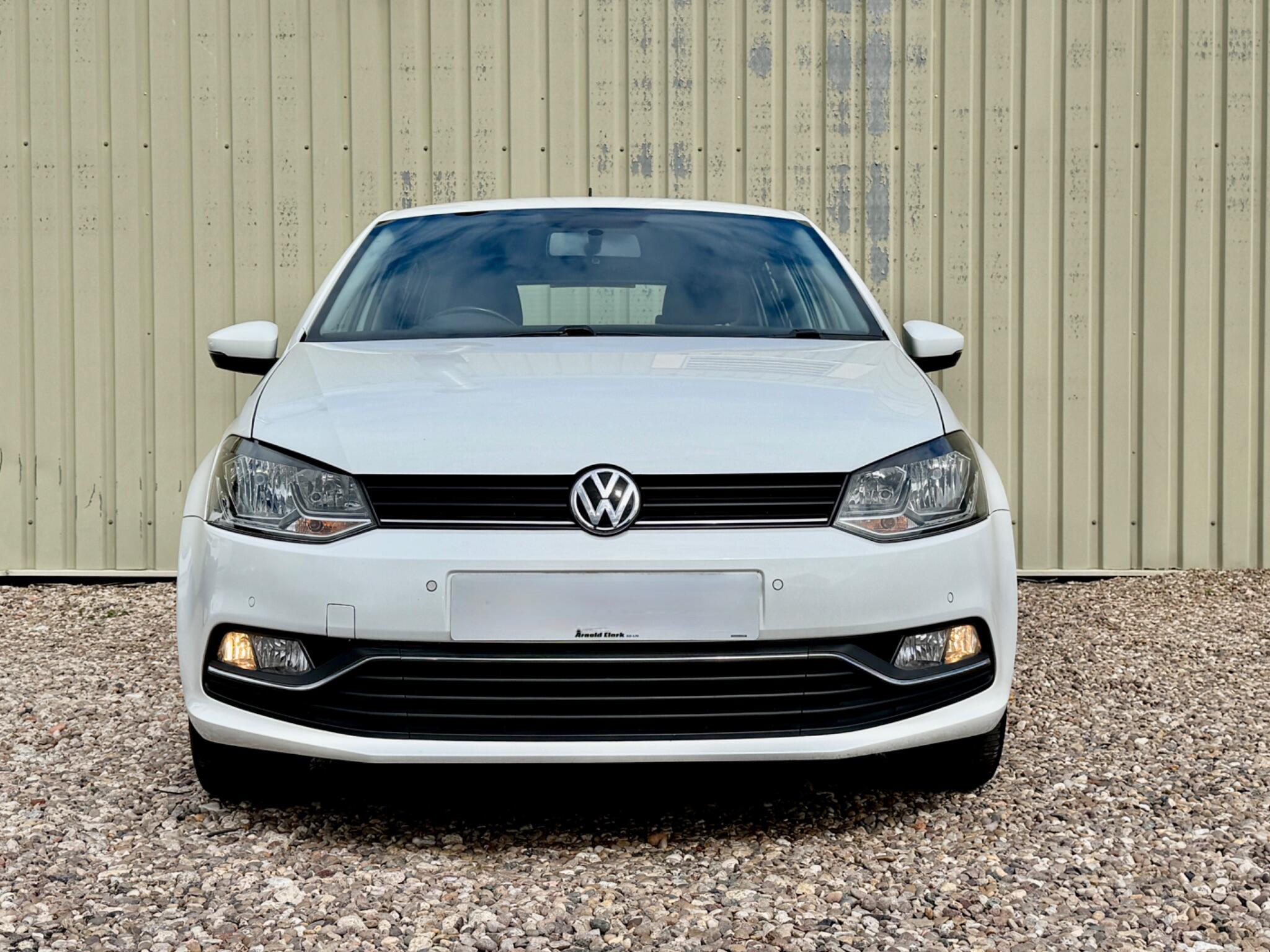 Volkswagen Polo view 2