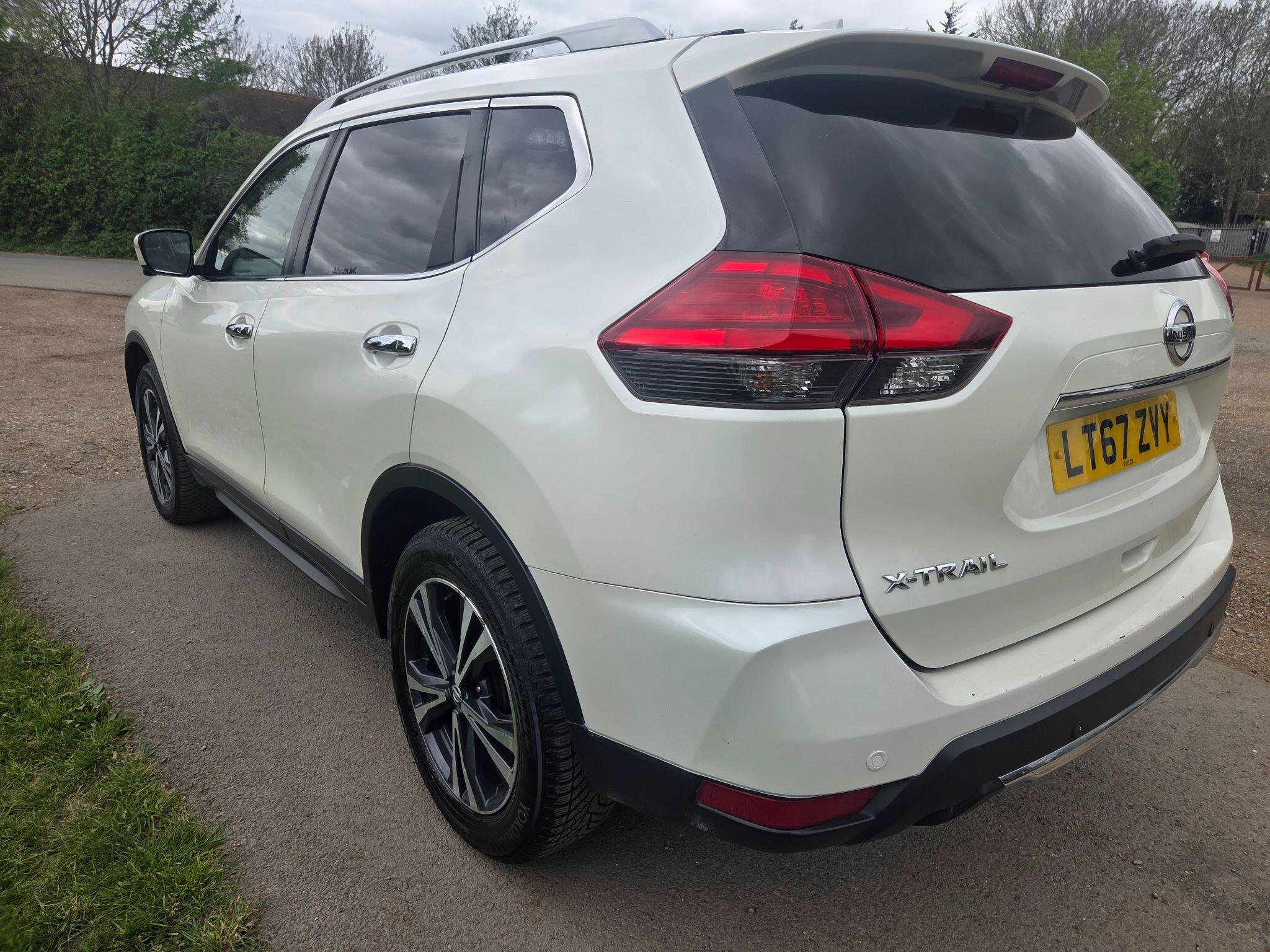 Nissan X-Trail view 5