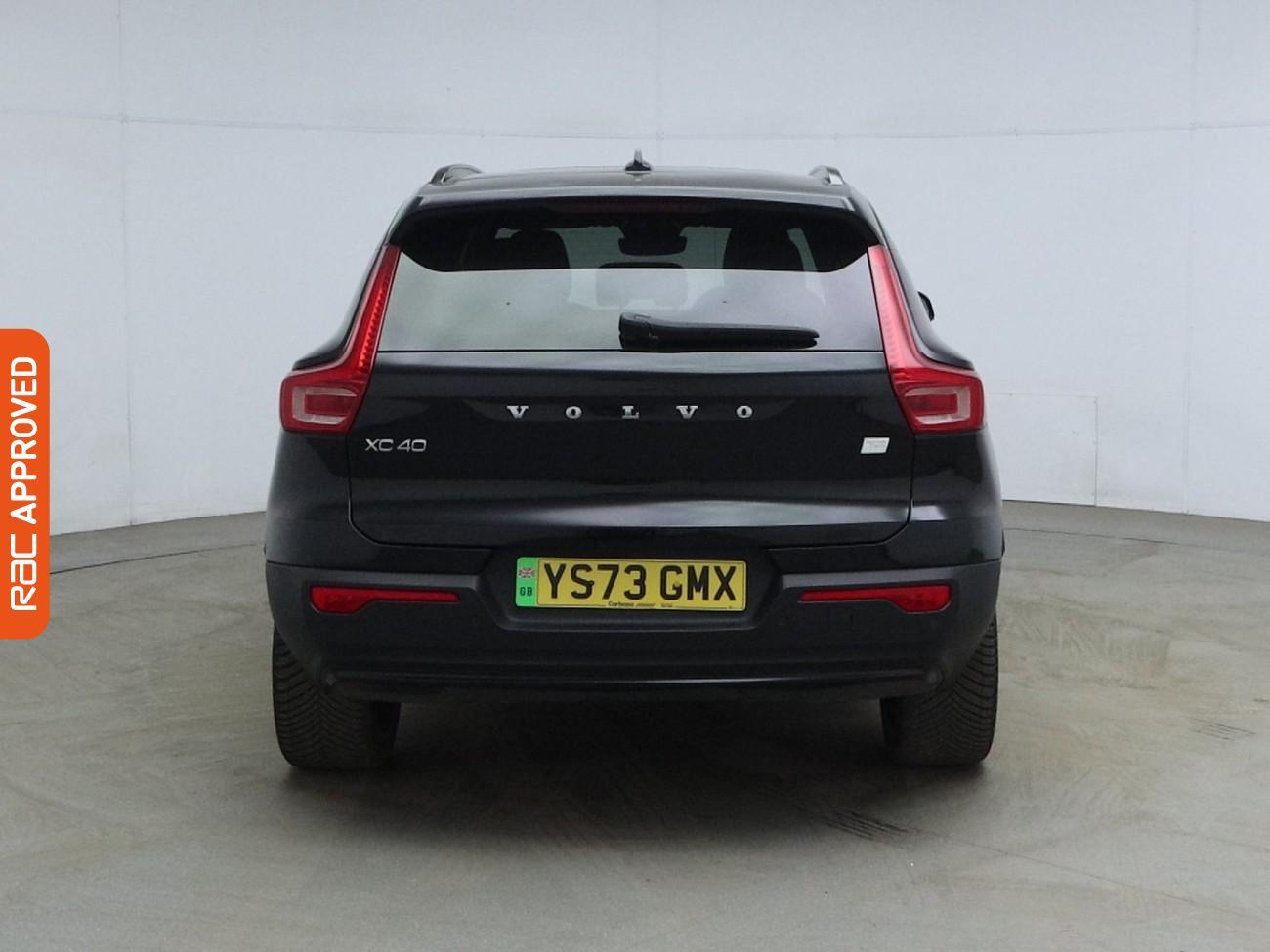 Volvo XC40 view 9