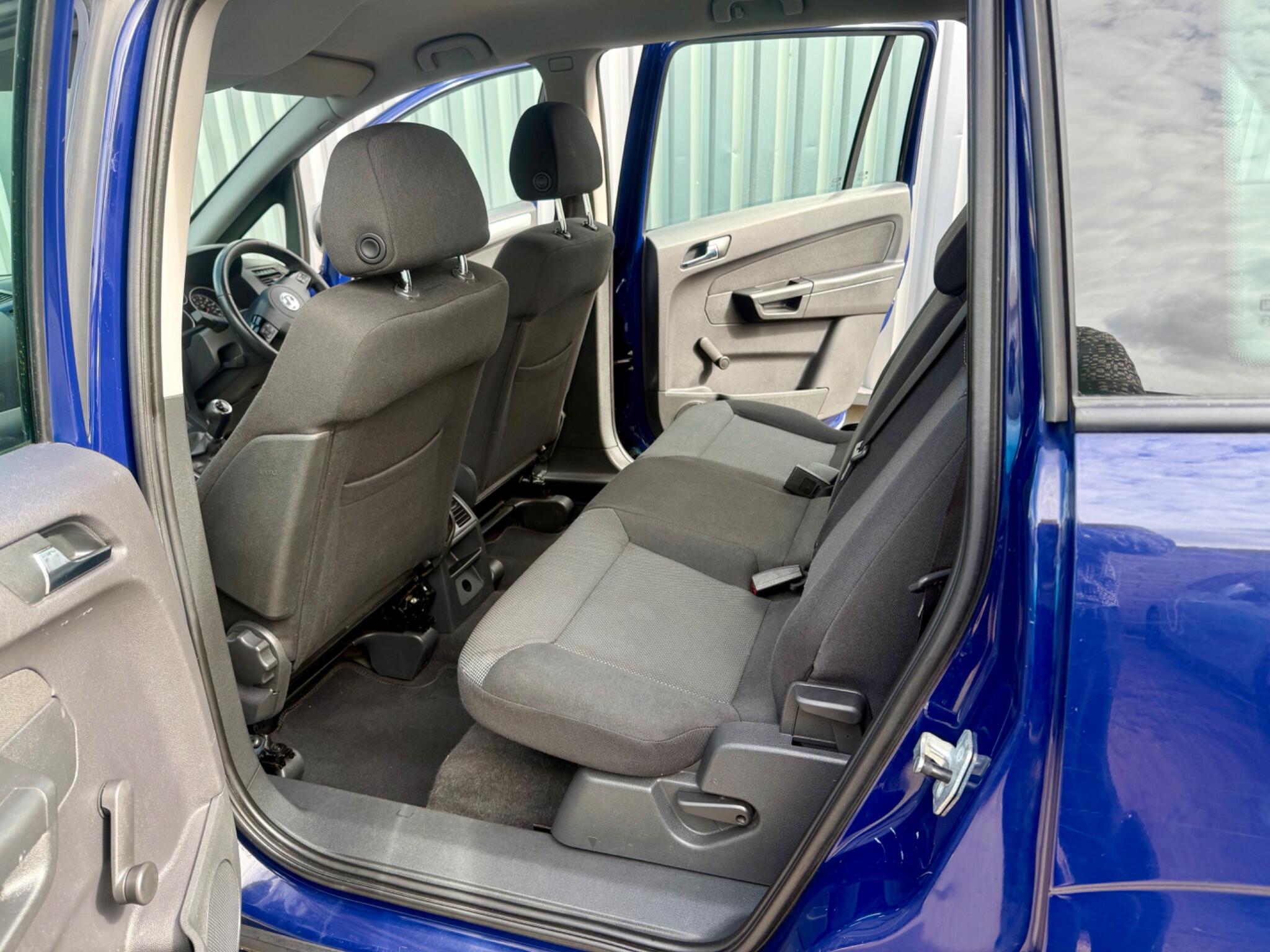 Vauxhall Zafira view 13