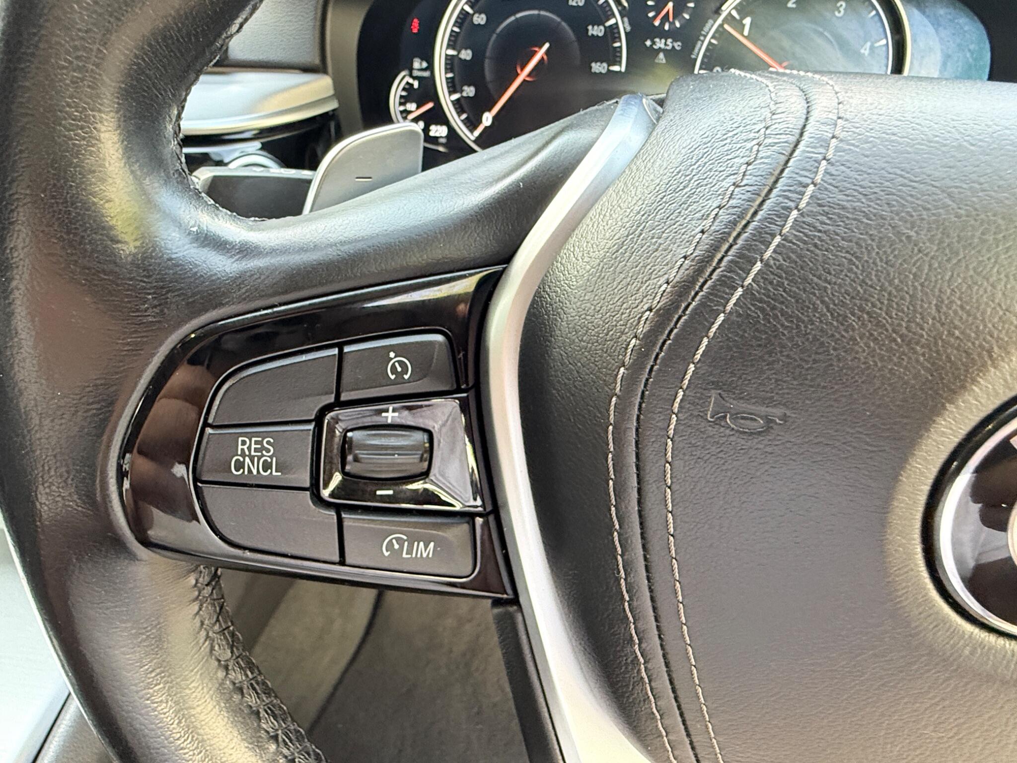 2017 BMW 5 Series image 28