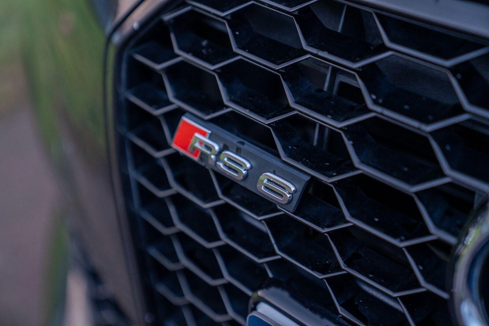 Audi RS6 Avant view 14