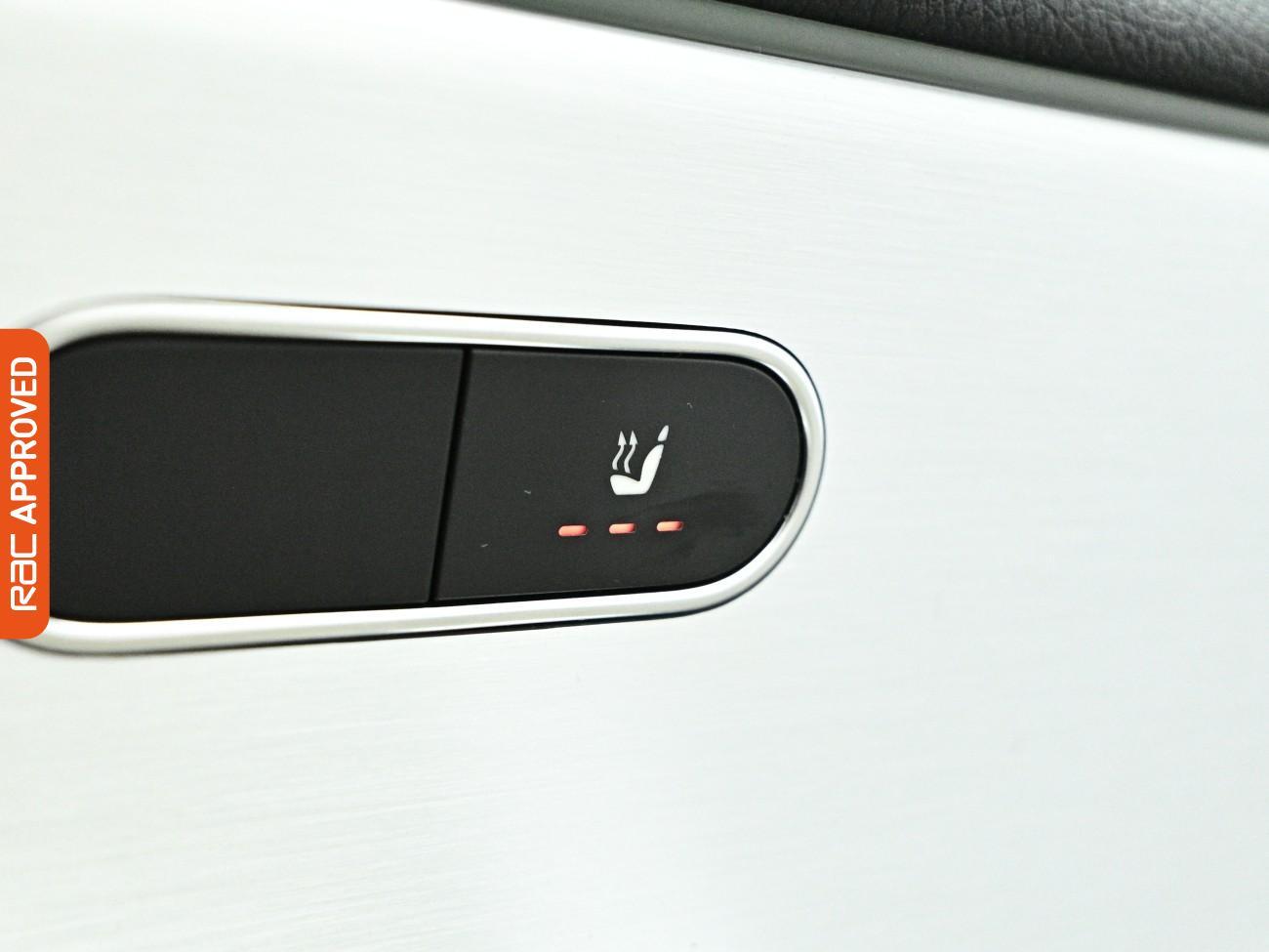 Mercedes-Benz Cla view 24