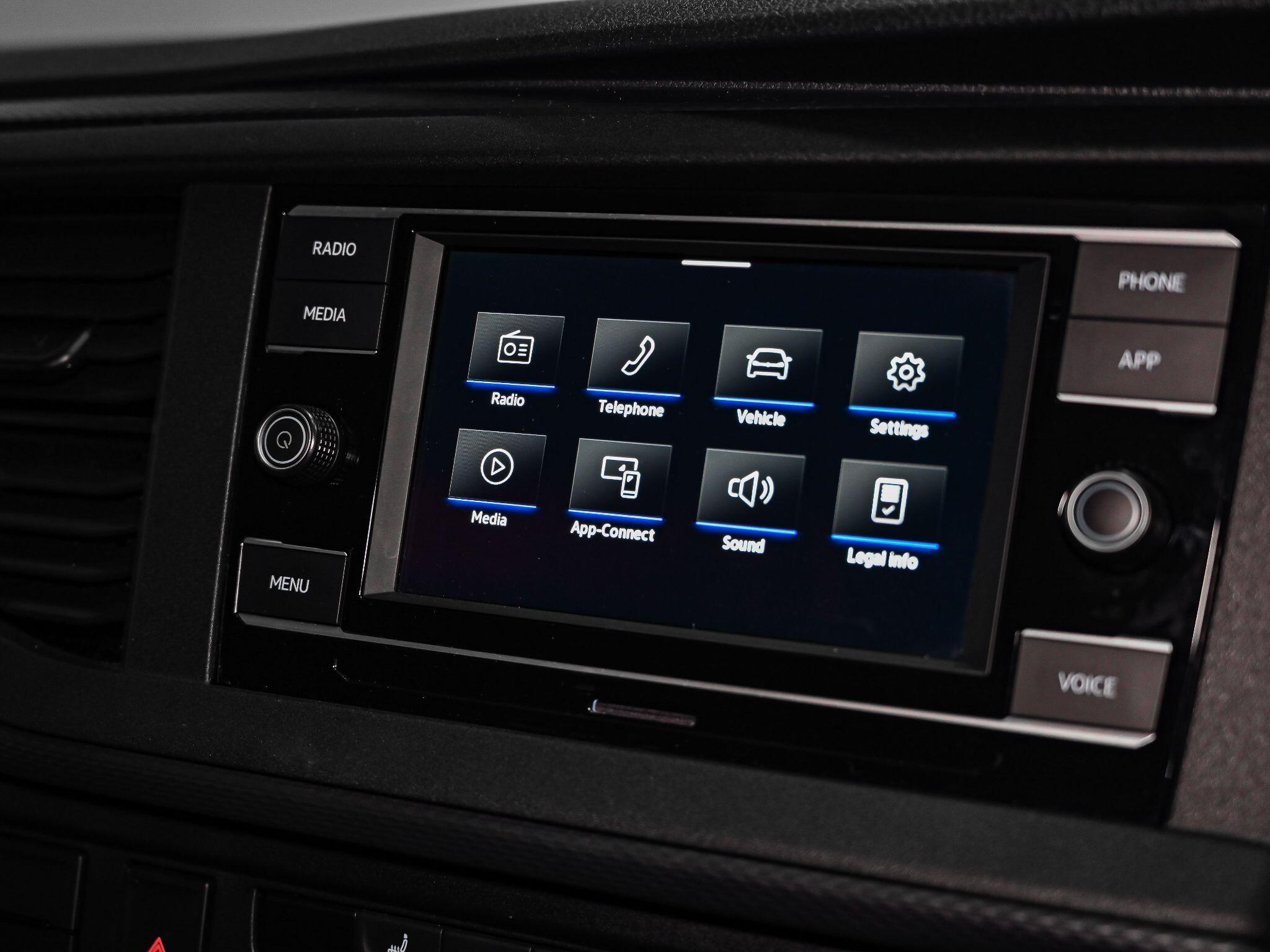 Volkswagen Transporter view 15