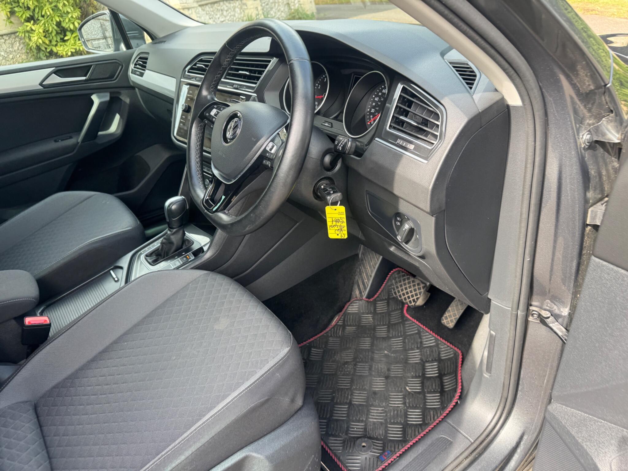 Volkswagen Tiguan view 29
