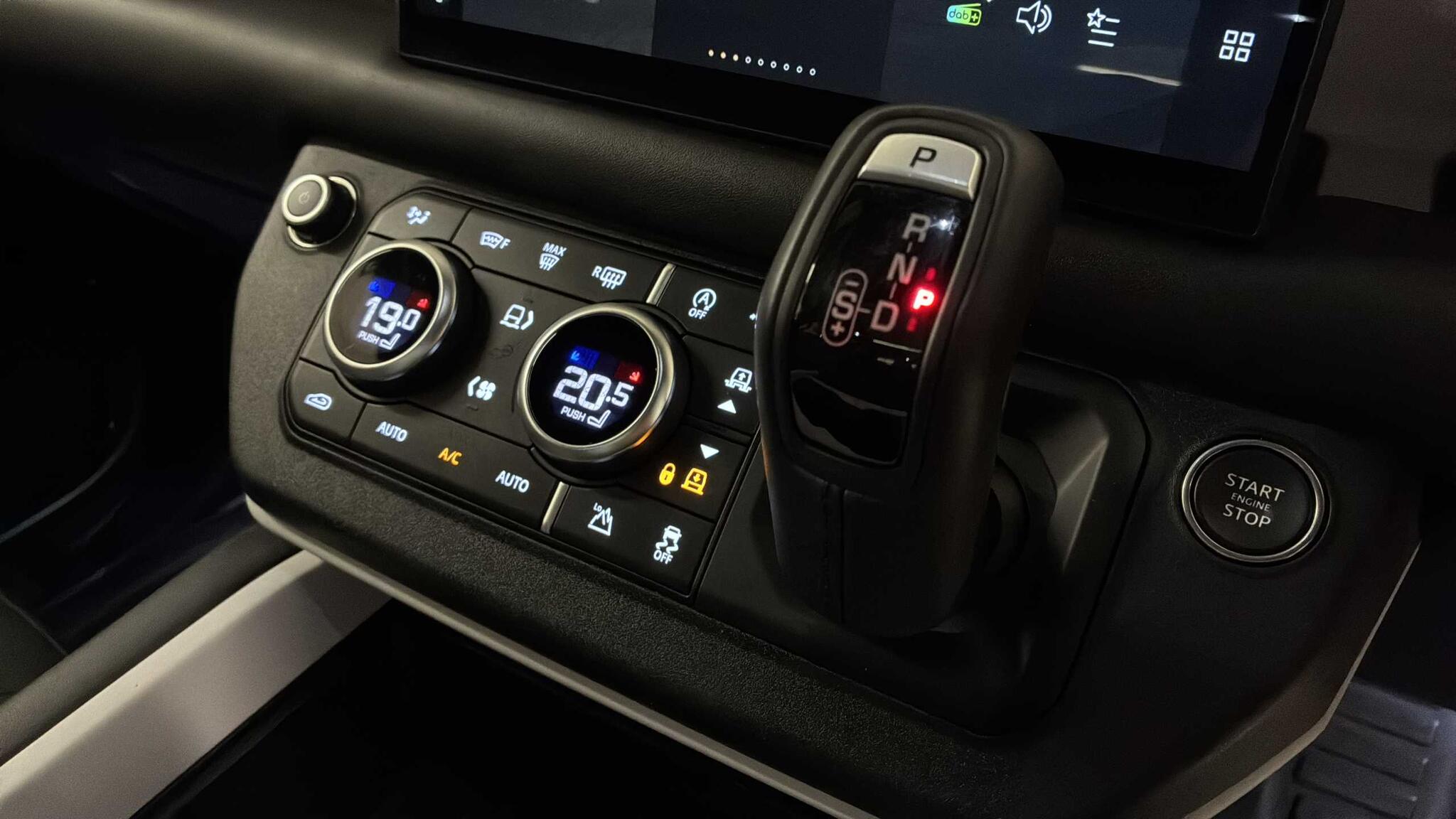 Land Rover Defender view 13