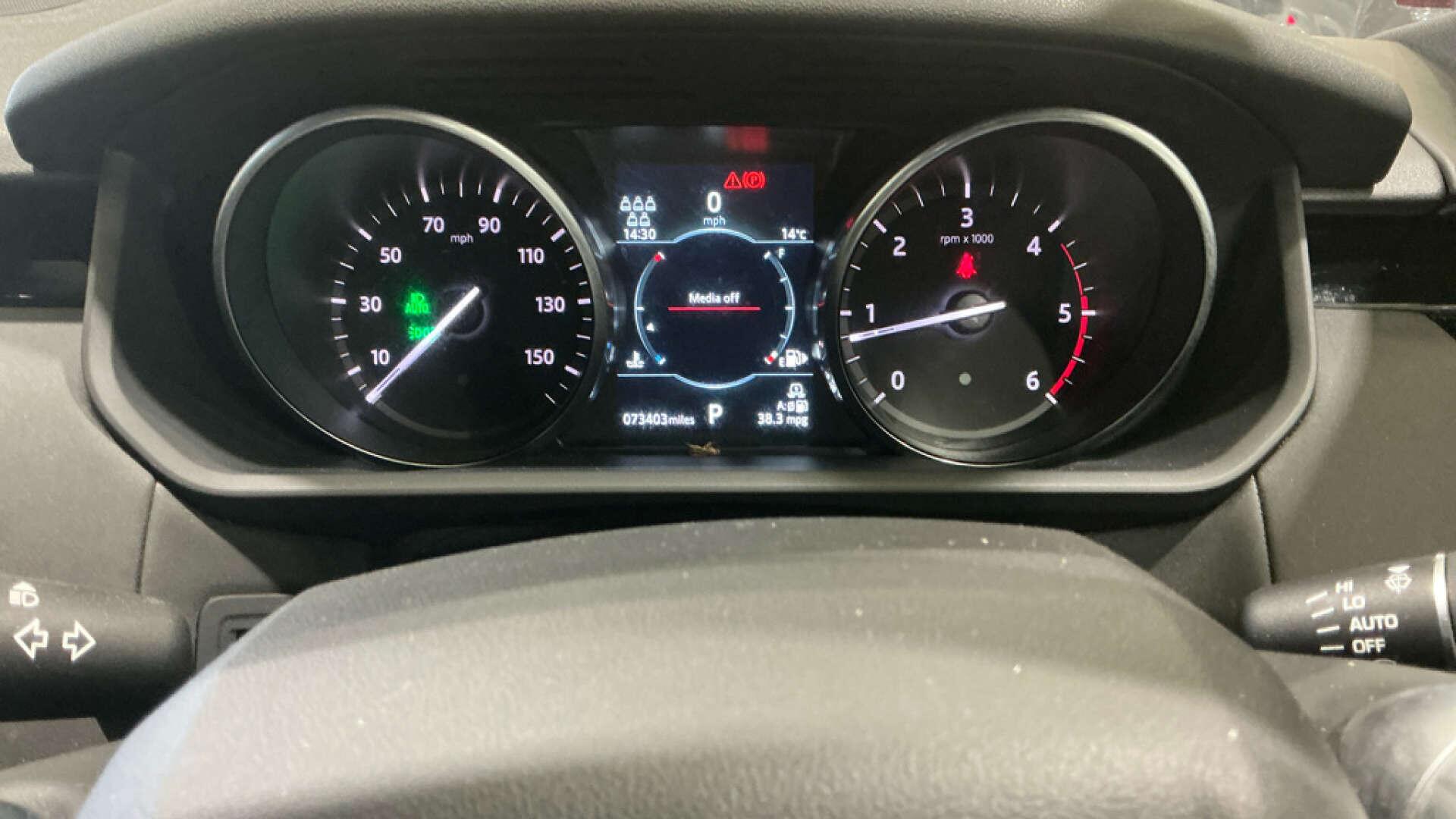 Land Rover Discovery view 9