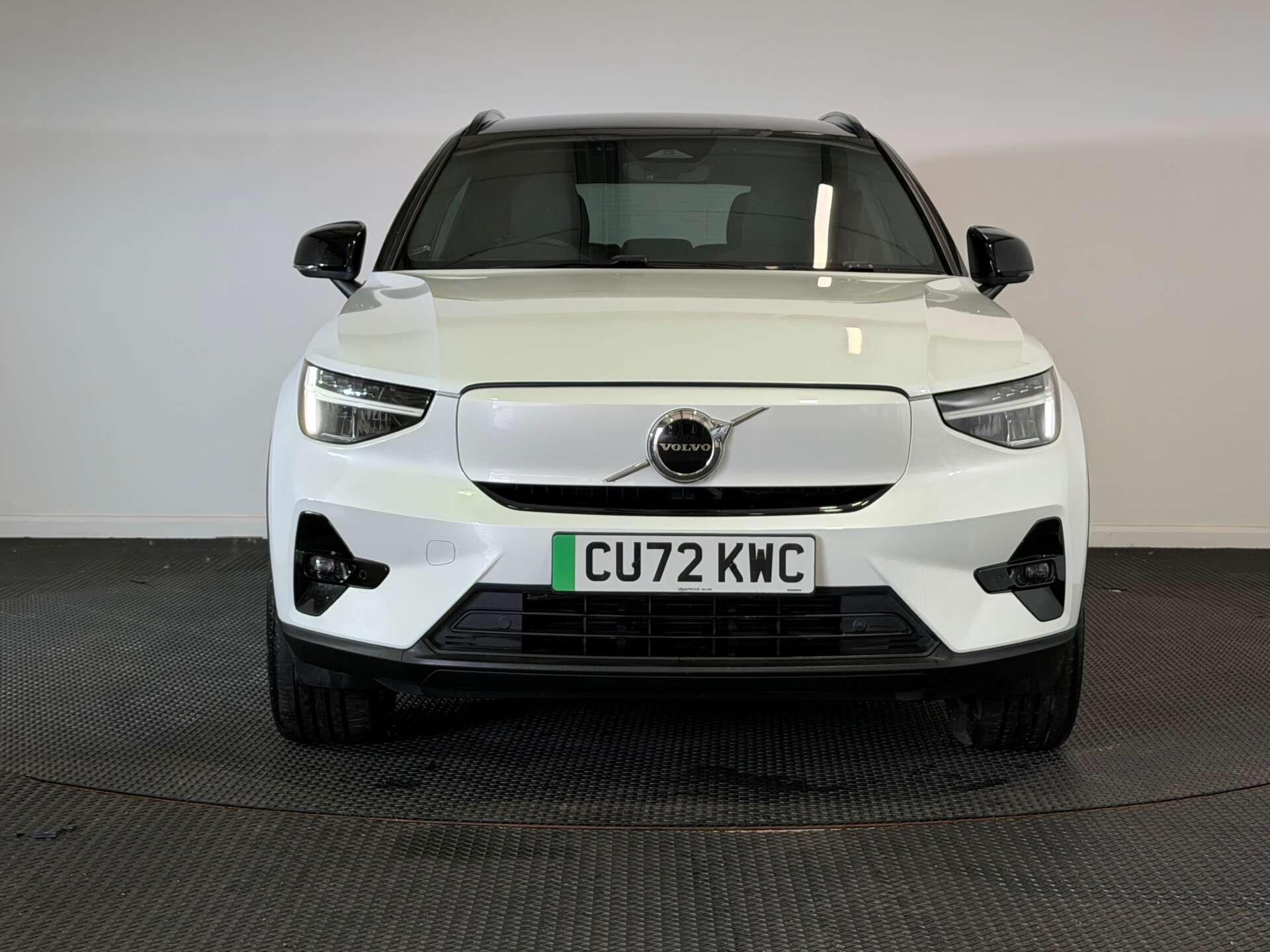 Volvo XC40 view 2