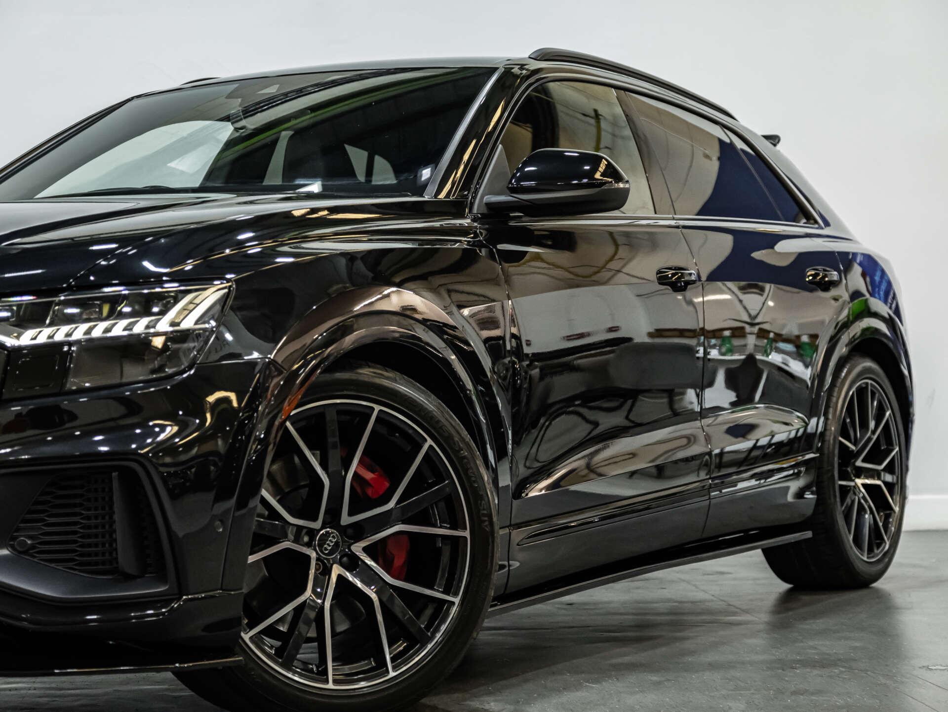 Audi SQ8 view 19