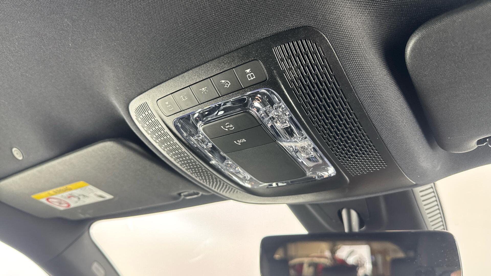 Mercedes-Benz Eqb 300 view 48