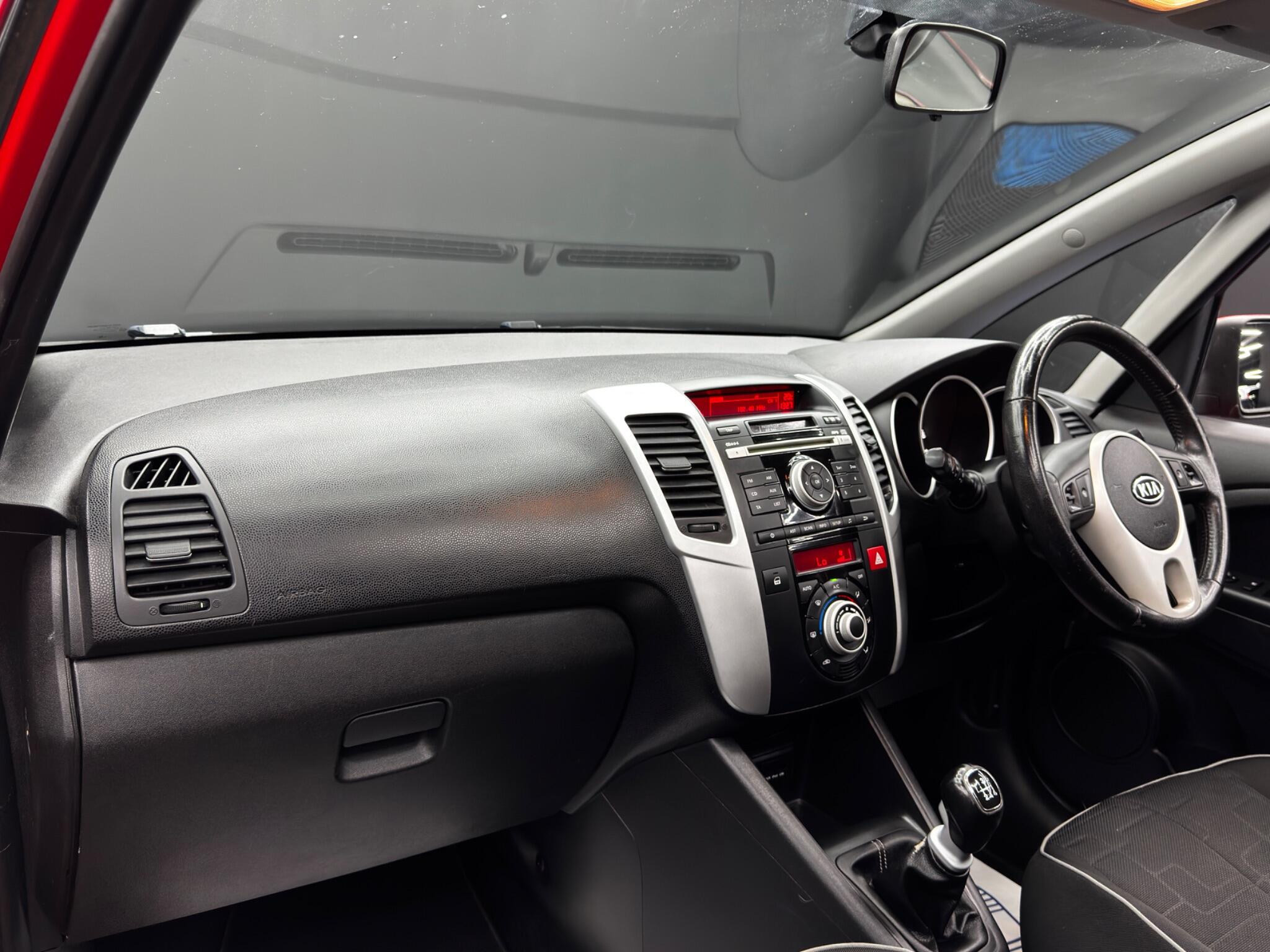 Kia Venga view 11