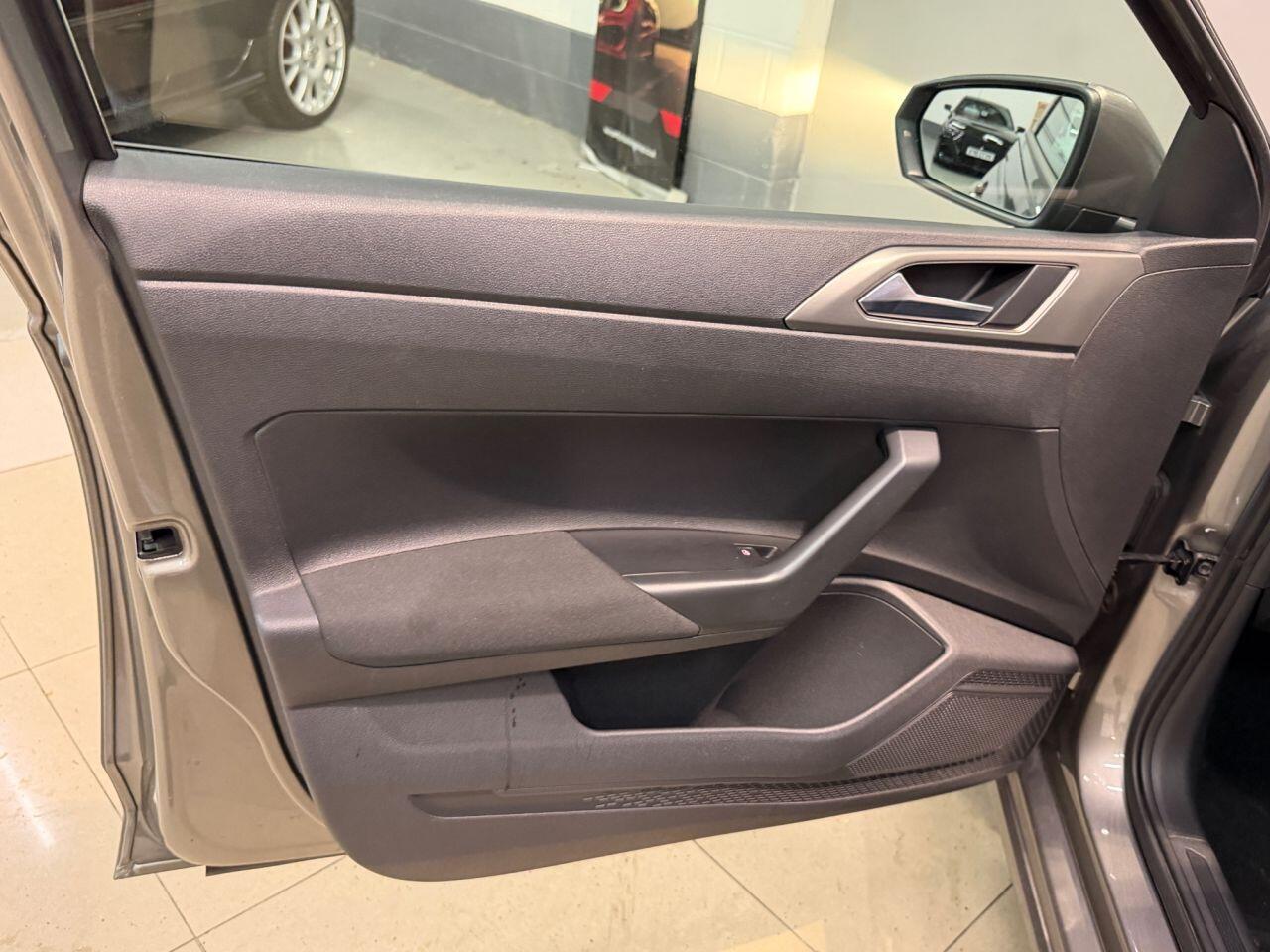 Volkswagen Polo view 31