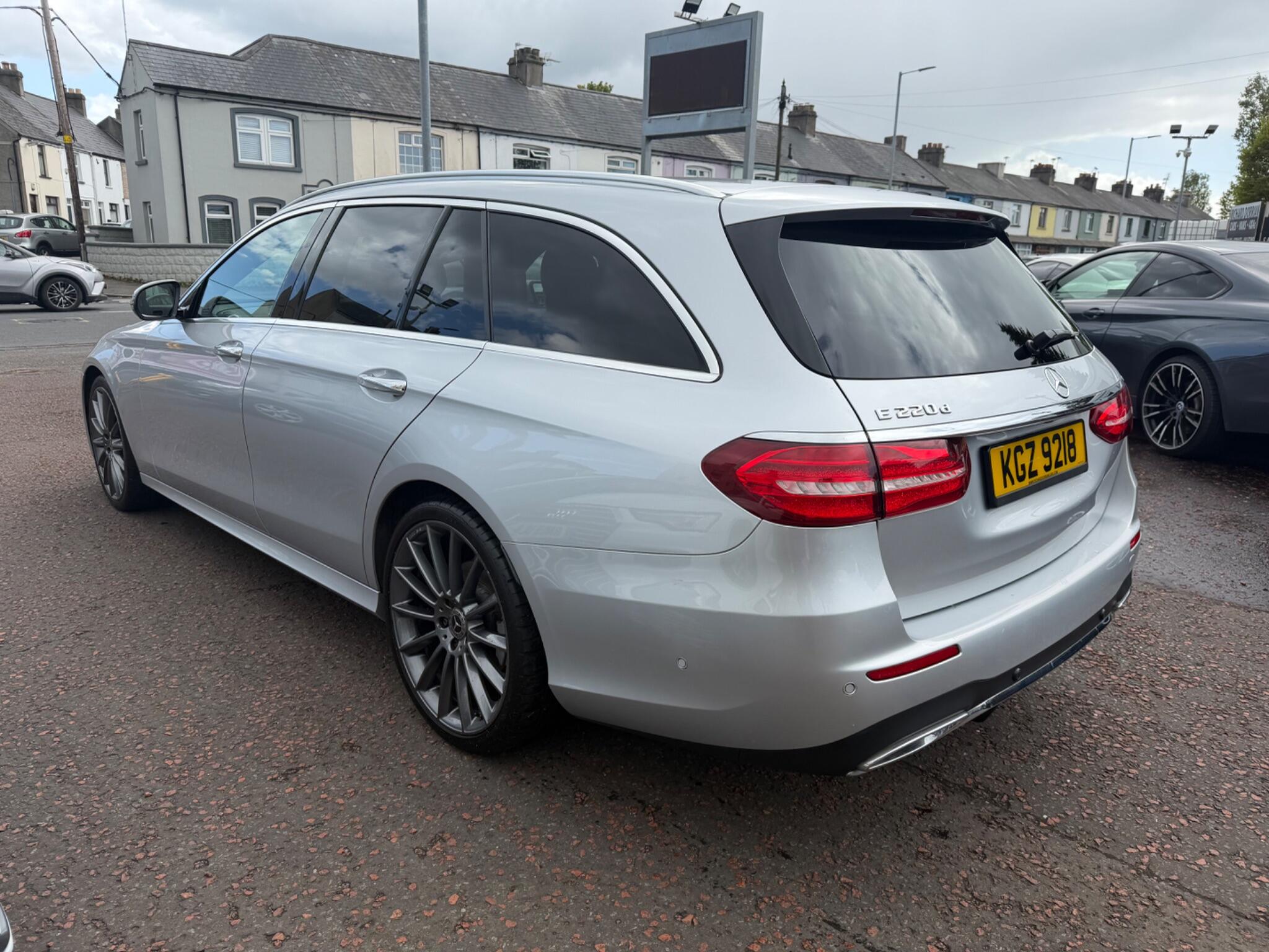 Mercedes-Benz E Class view 5