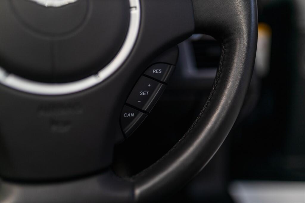 Aston Martin DB9 view 23