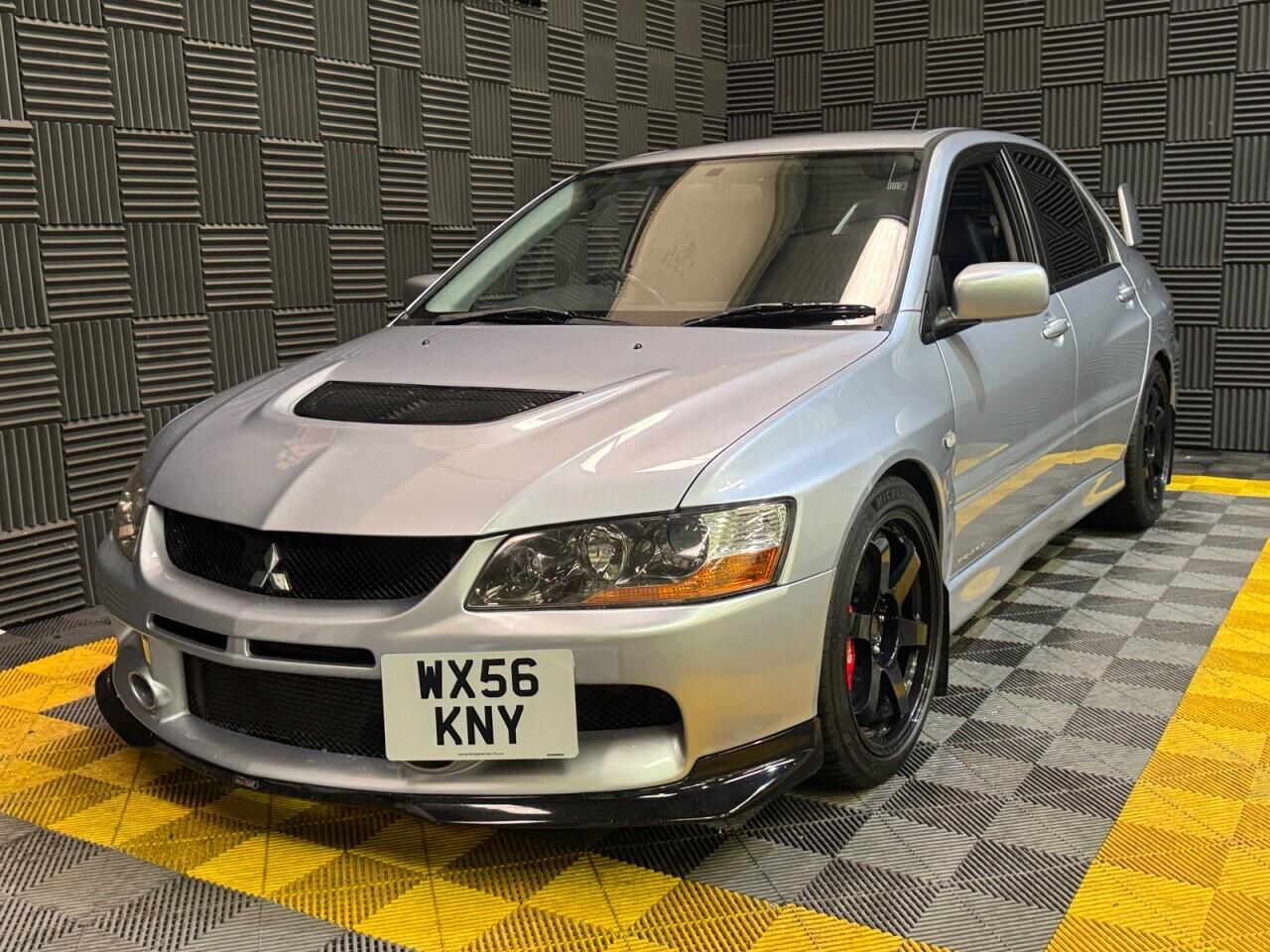 Mitsubishi Lancer view 11