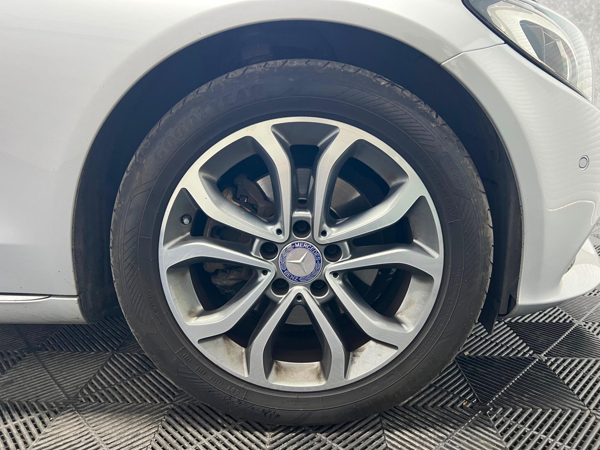 Mercedes-Benz C Class view 23