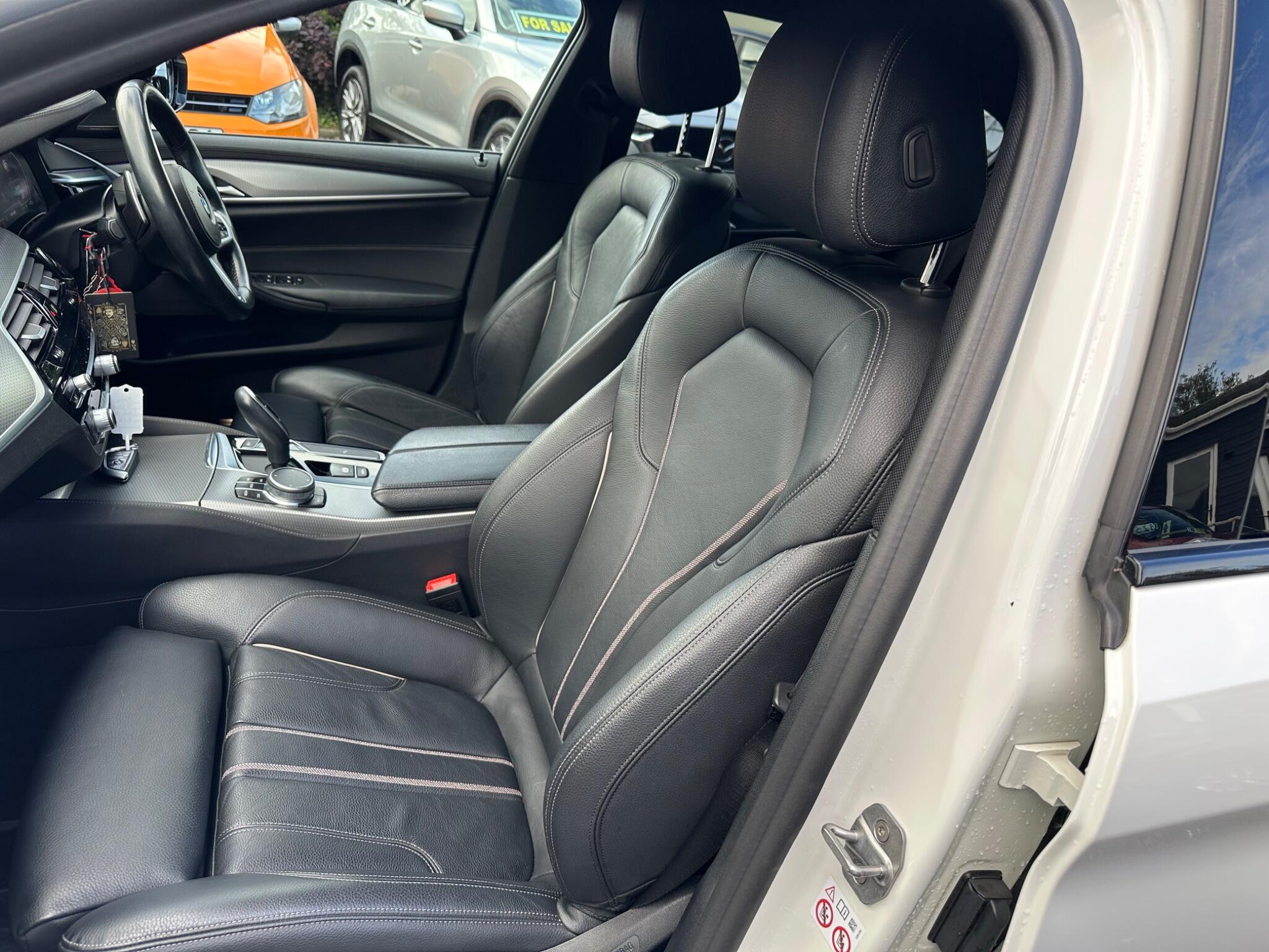 BMW 5 Series view 22
