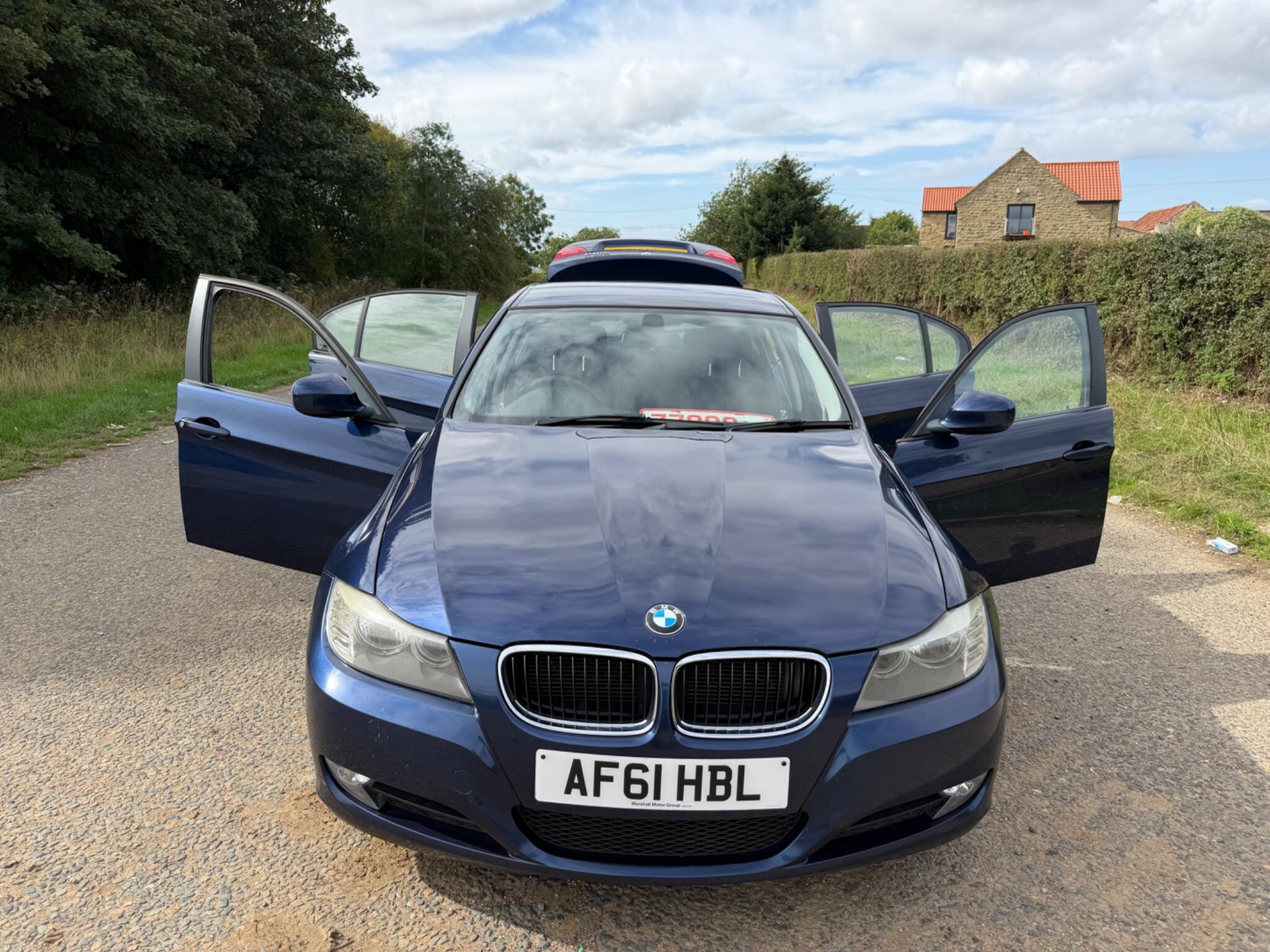 BMW 3 Series view 17