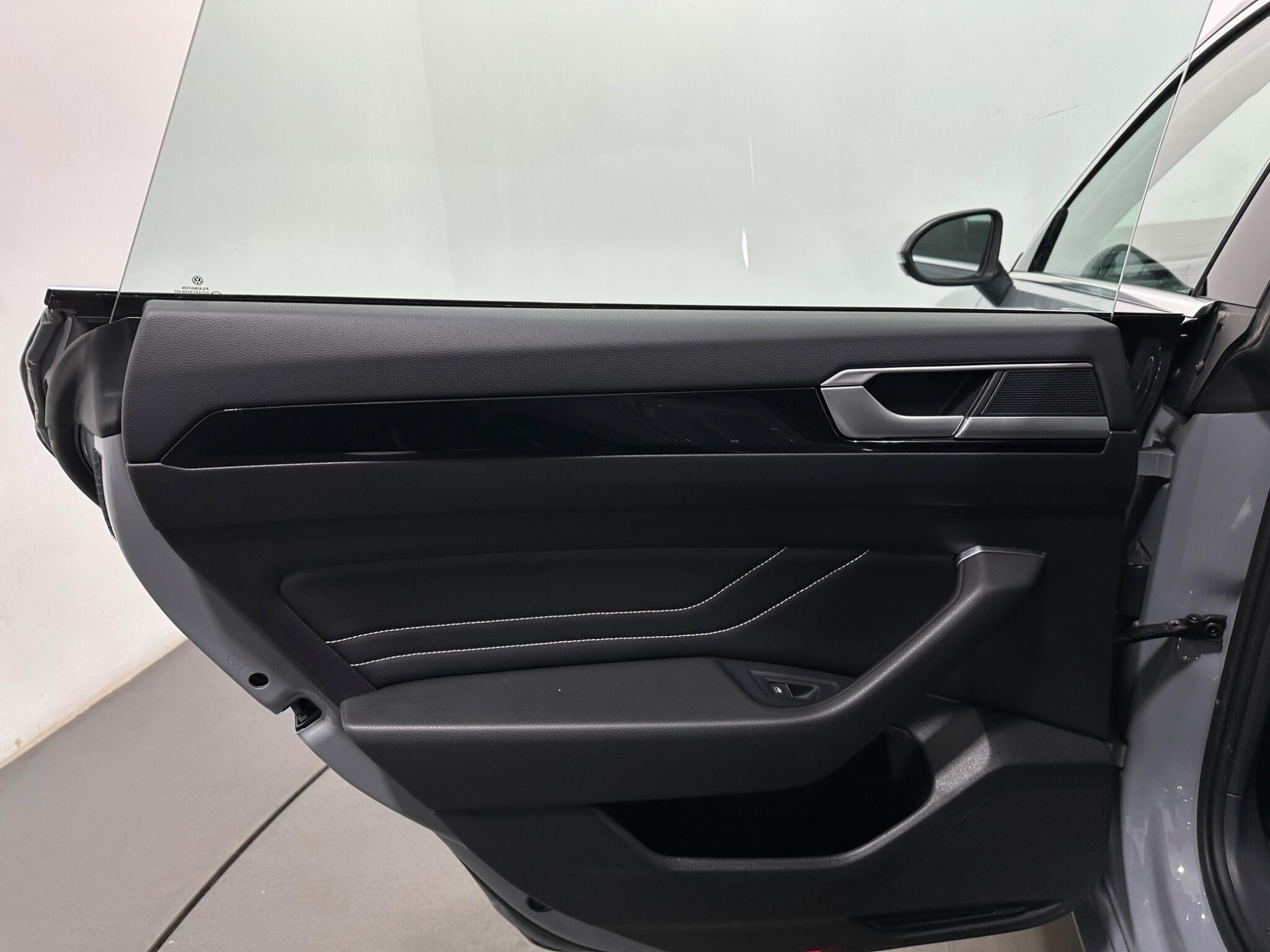 Volkswagen Arteon view 41