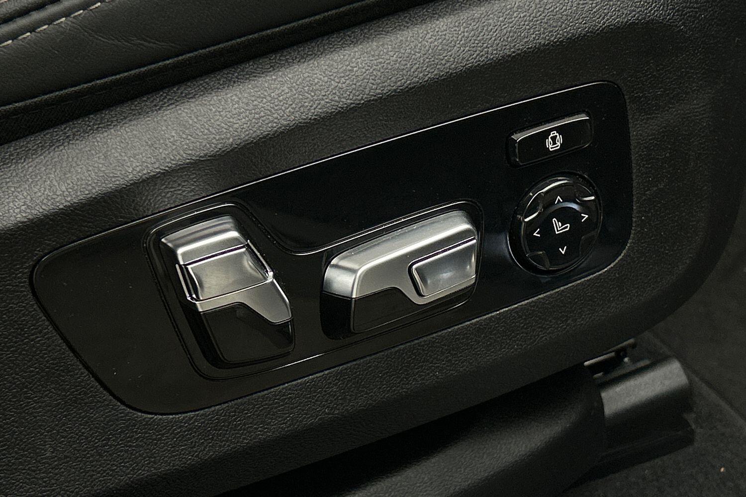 BMW X7 view 24