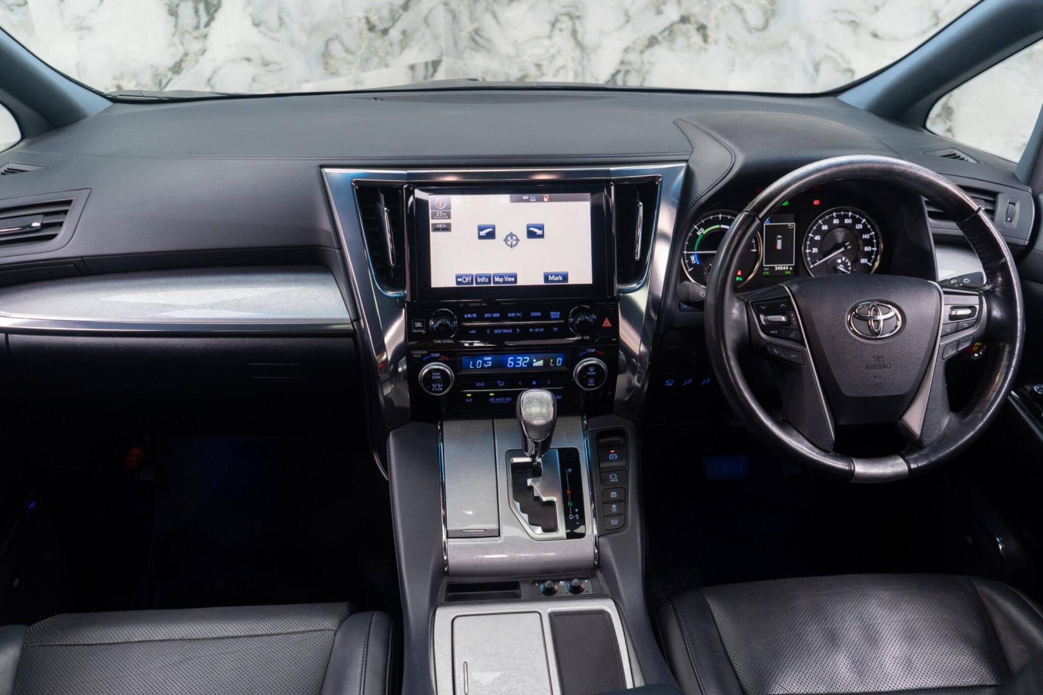 Toyota Alphard view 12